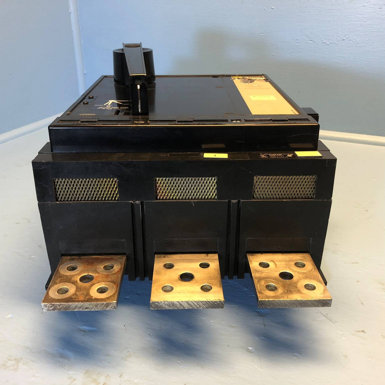 Square D PAF361600DC1286 1600A DC Circuit Breaker w/ Aux 500V 1600 Amp bad label (EM2958-1)