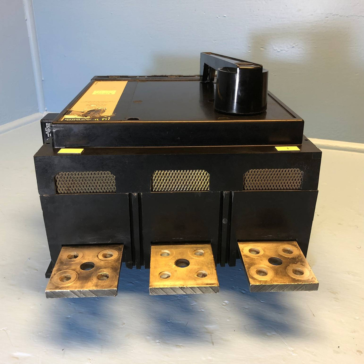 Square D PAF361600DC1286 1600A DC Circuit Breaker w/ Aux 500V 1600 Amp bad label (EM2958-1)