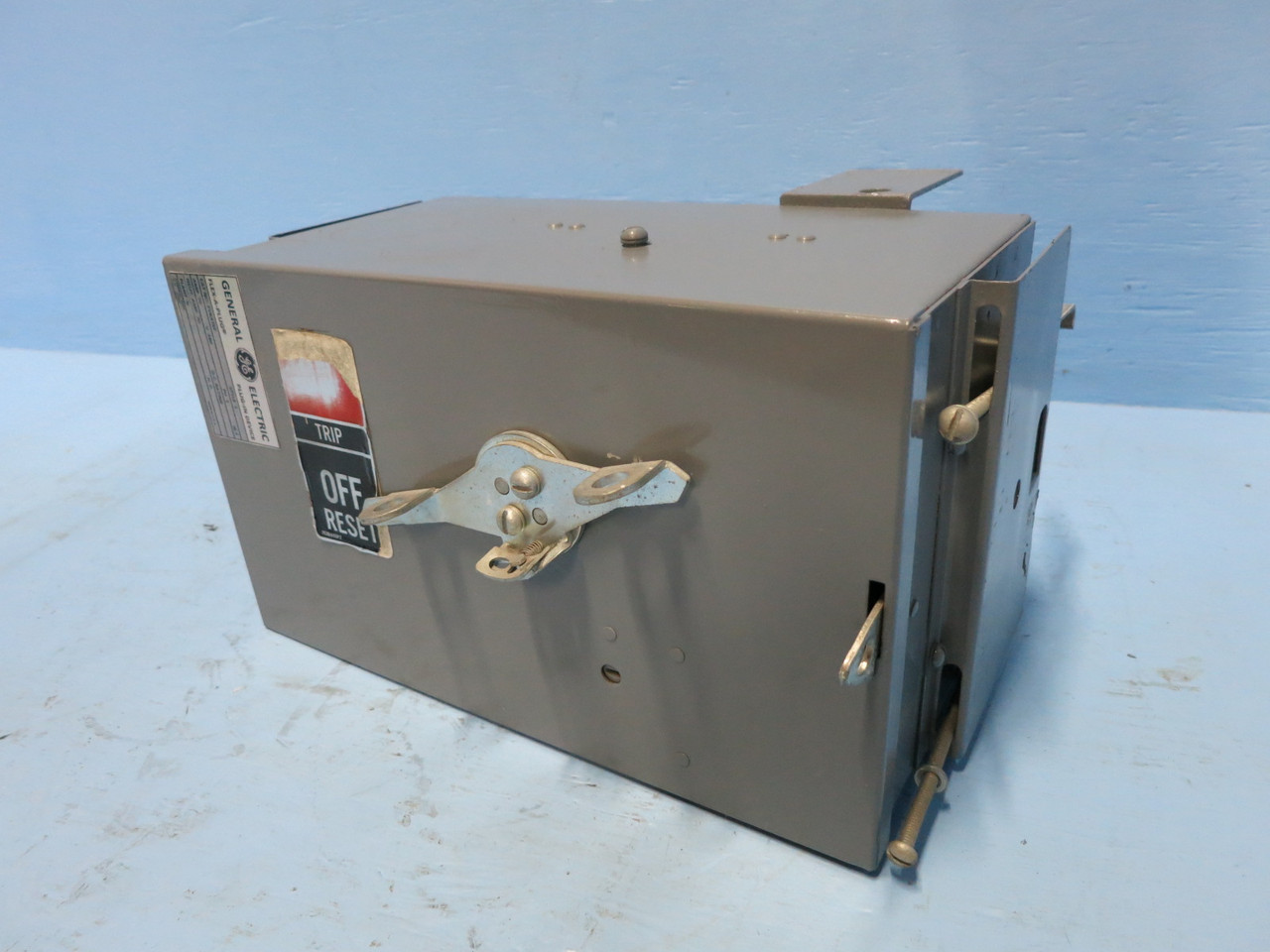 Image of GE FVK410EF 100A 480V 3PH 4W Flex A Plug Breaker Bus Switch 100 Amp 4 Wire FVK4