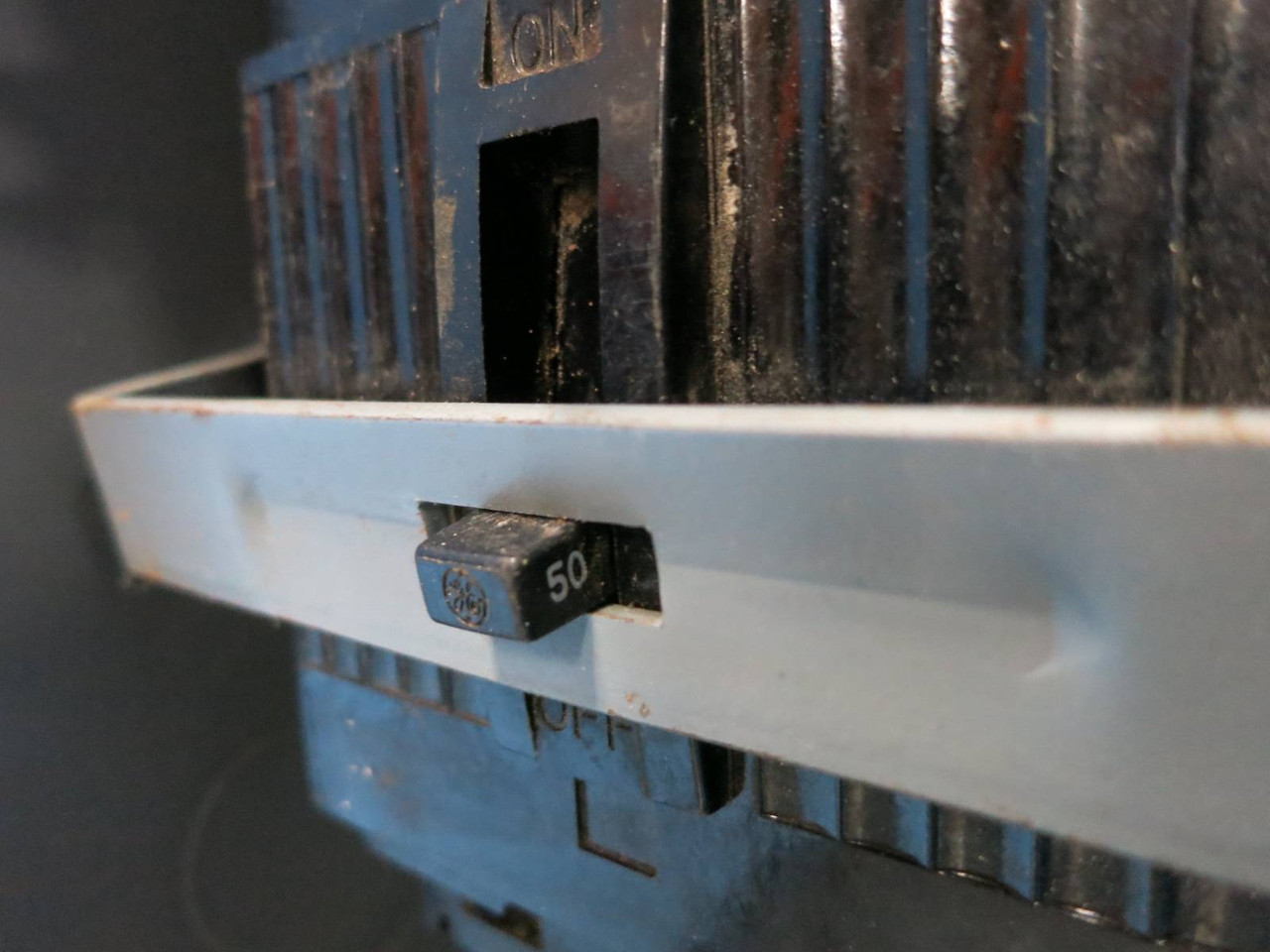 GE FVK45EF 50A 480V 3PH 4W Flex A Plug Breaker Bus Switch 50 Amp 4 Wire FVK4 (DW0926-4)