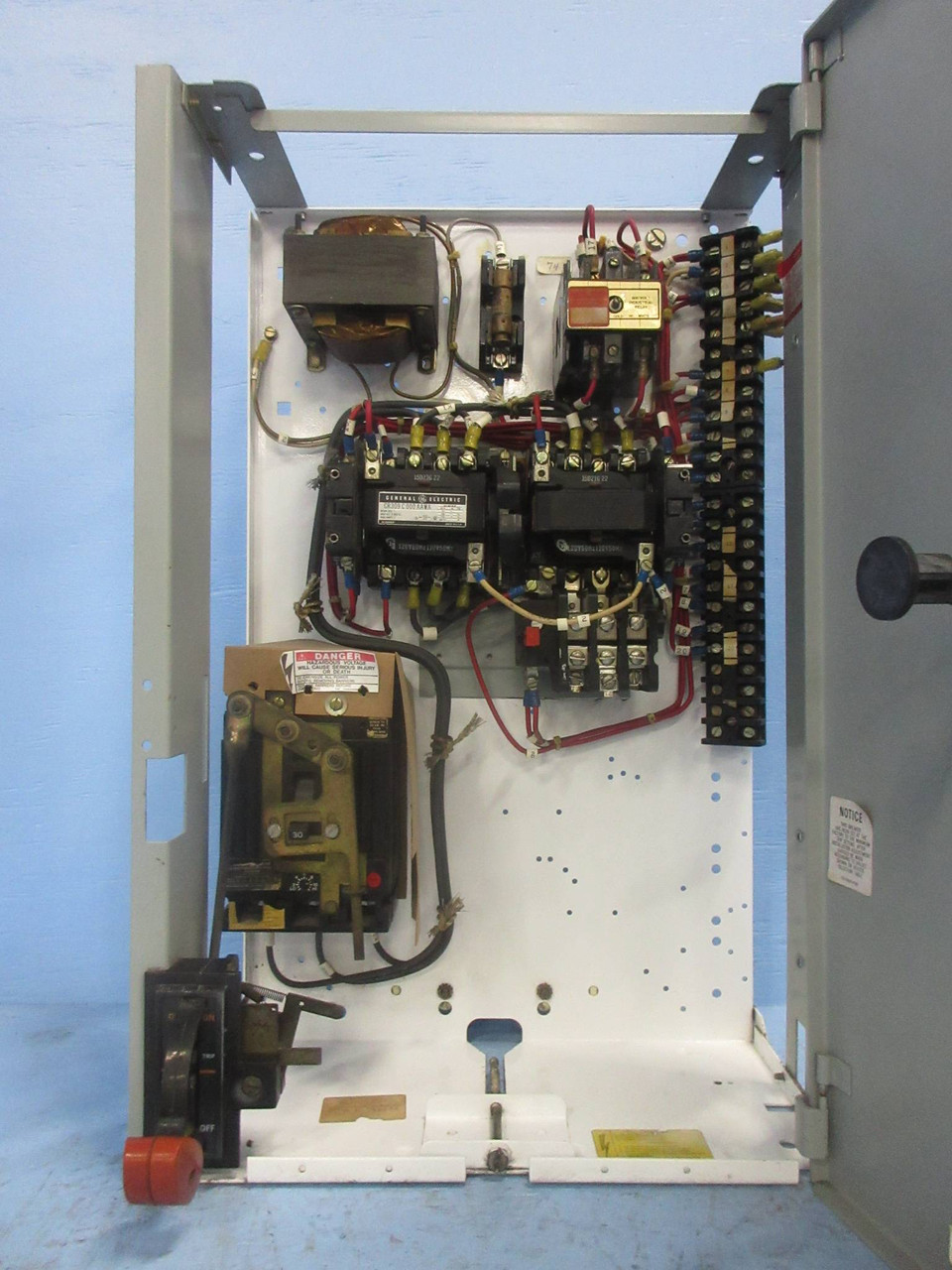 General Electric GE 8000 Size 1 Reversing Starter 30 Amp Breaker 24" MCC Bucket (TK4193-5)