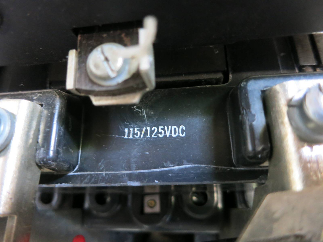 General Electric CR305HH1**AN2N Enclosed Size 6 Contactor 540A 125VDC Control GE (NP2030-5)