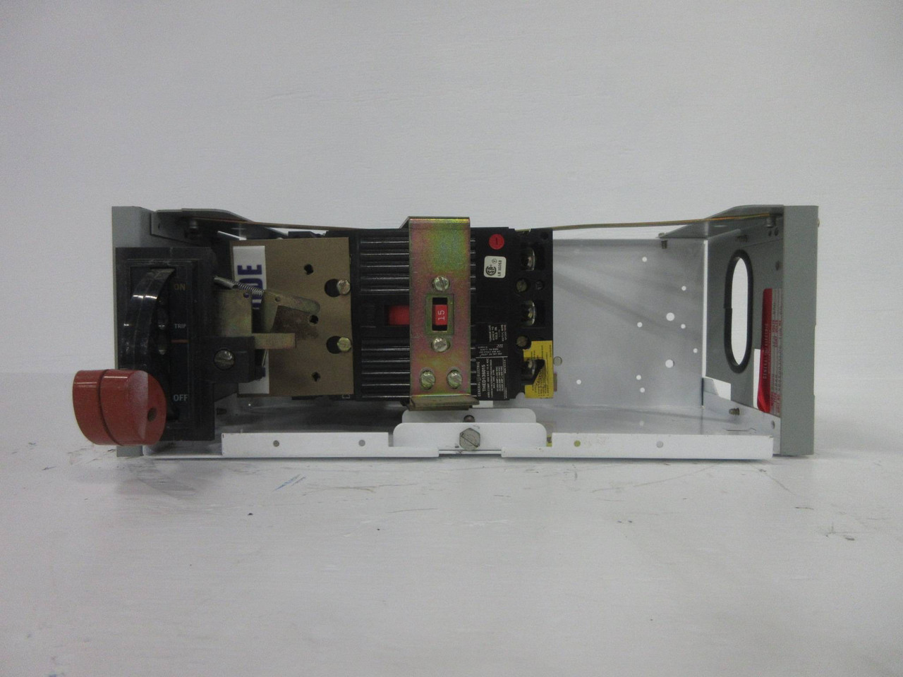 Image of General Electric GE 8000 15 Amp Breaker Type 6" MCC Feeder Bucket 15A No Door