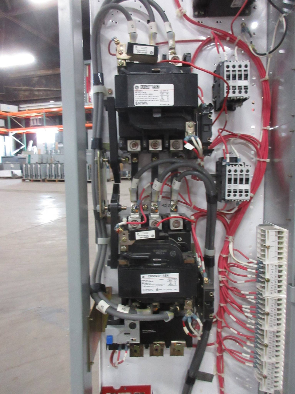 General Electric GE 8000 Size 3 Reversing Starter 70 Amp Breaker 48" MCC Bucket (TK4232-8)