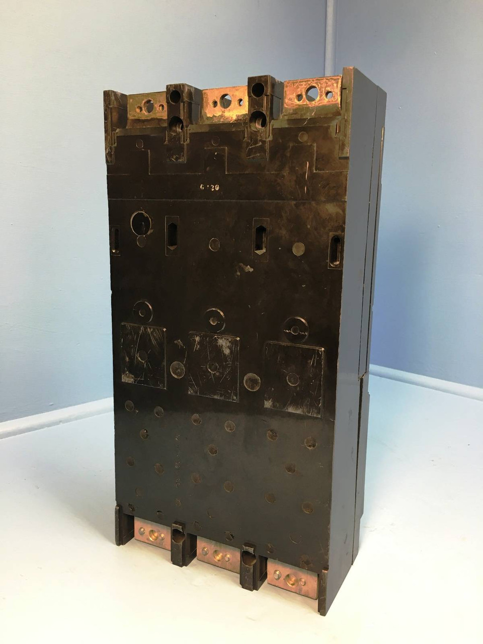 GE THJS3603GA3 300A LIG Circuit Breaker THJS3603 300 Amp Ground General Electric (EBI2310-1)