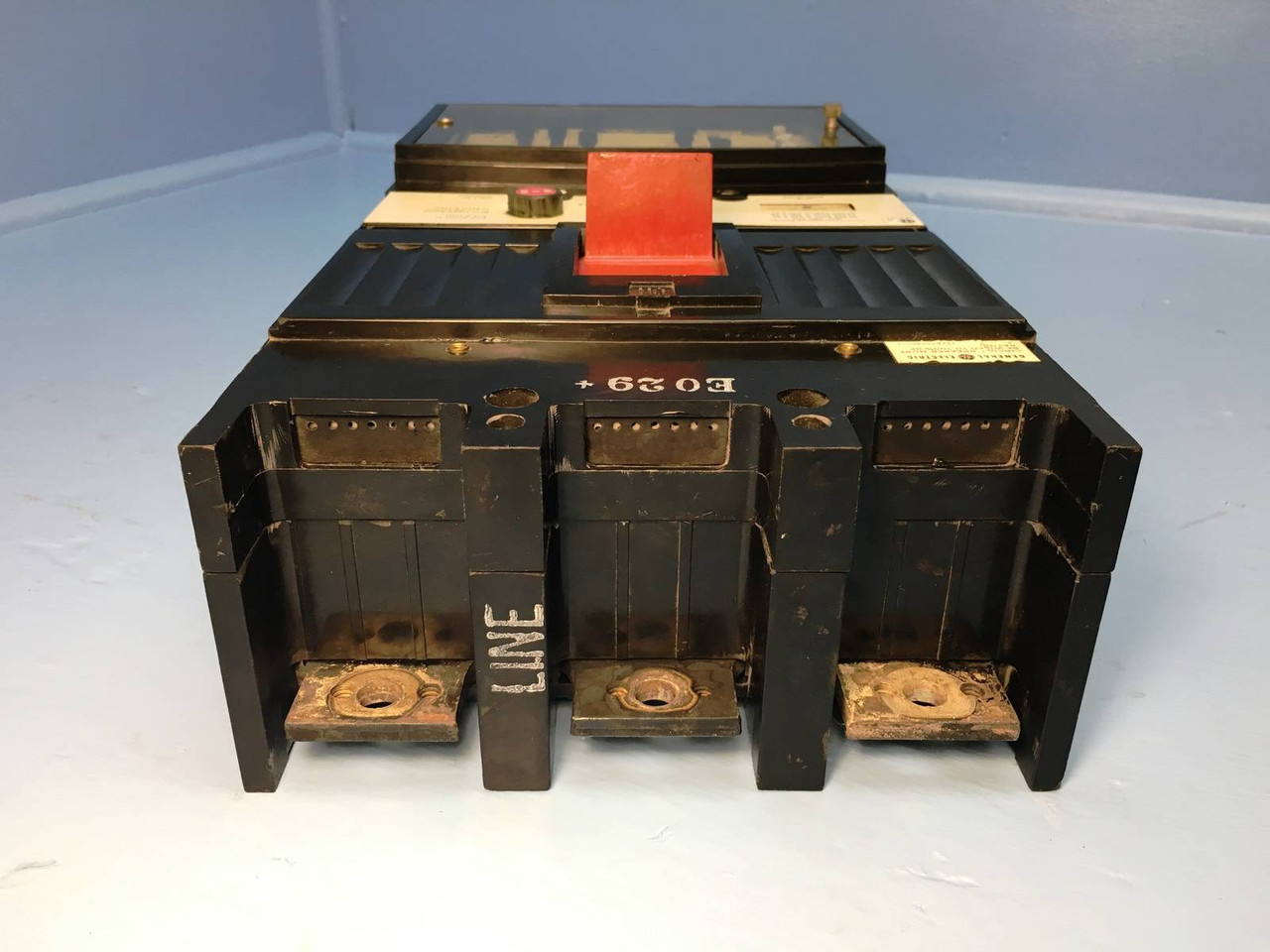 GE THJS3603GA3 300A LIG Circuit Breaker THJS3603 300 Amp Ground General Electric (EBI2310-1)