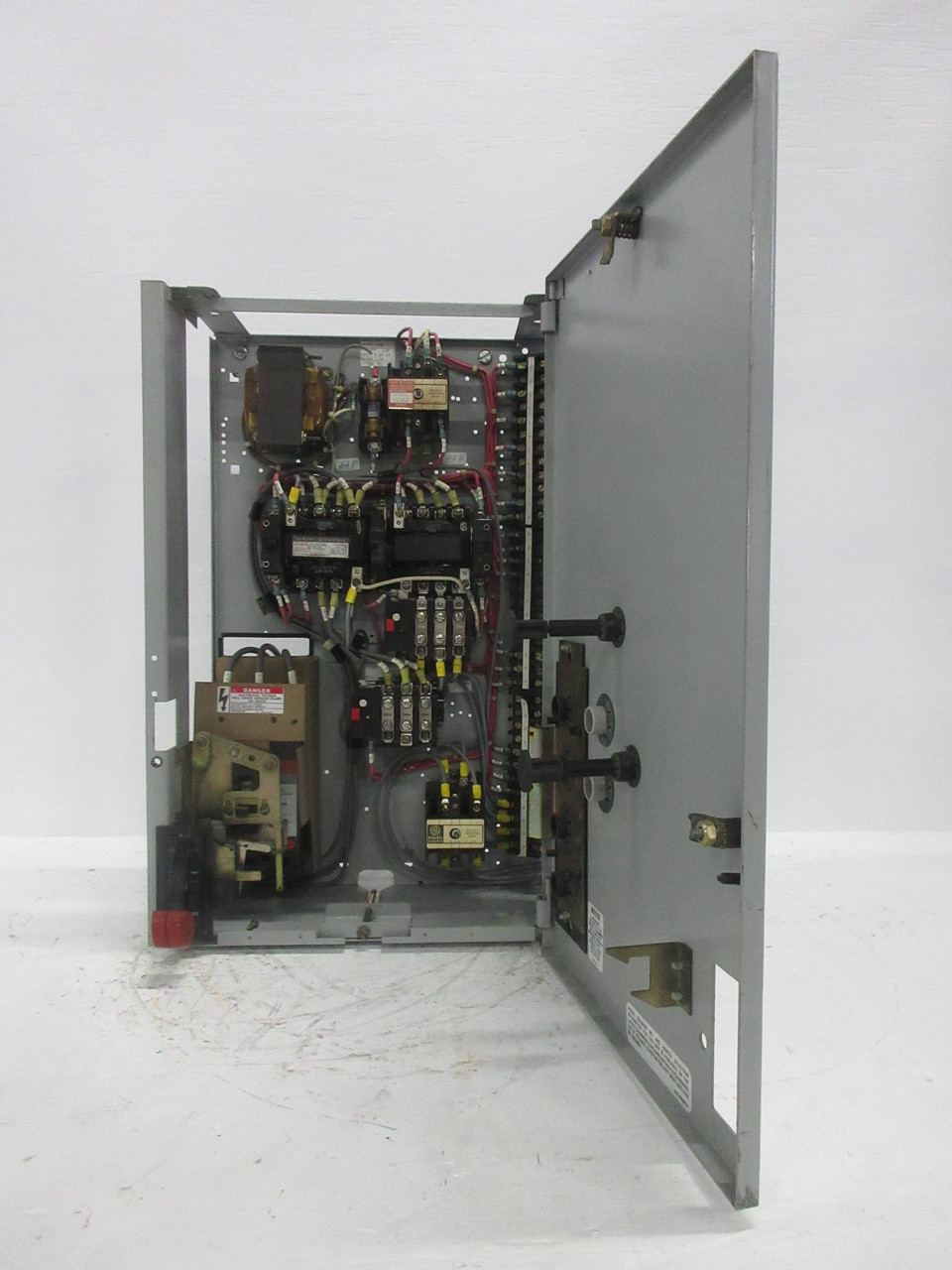 Image of GE 8000 Size 1 Two-Speed Starter 7 Amp TEML Breaker 24" MCC Bucket