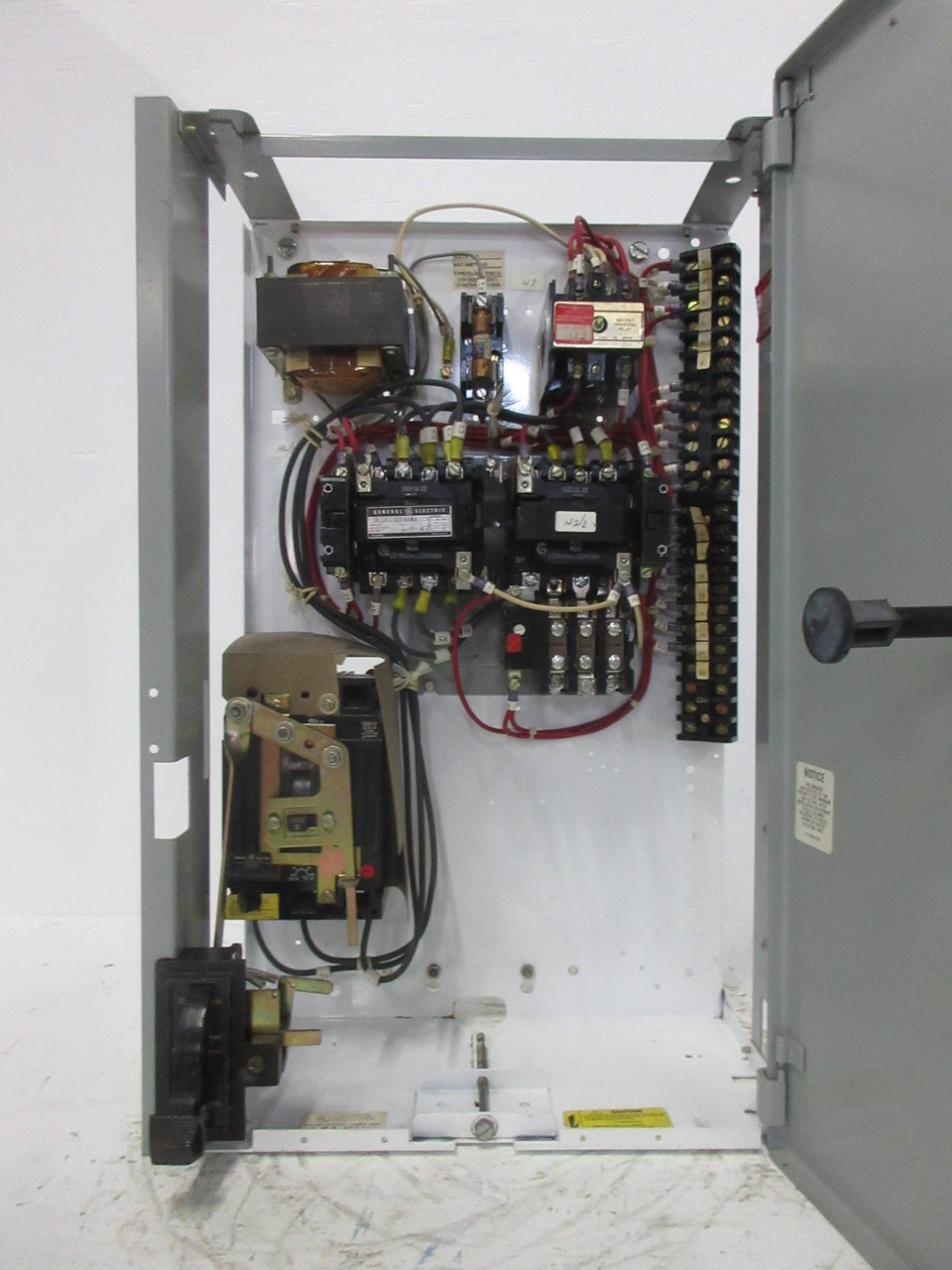 GE 8000 Size 1 Reversing Starter 3 Amp TEC Breaker 24" MCC Bucket No Red Knob (TK4269-23)