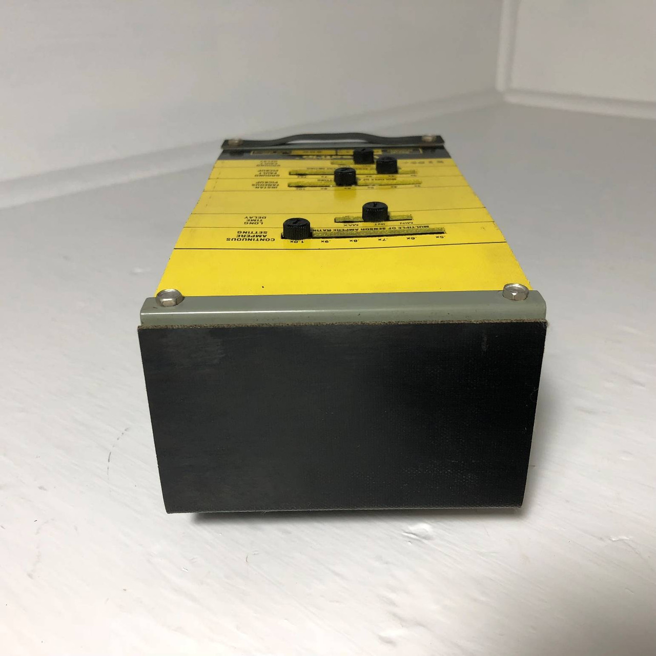 GE General Electric 568B670G 800A Solid State VersaTrip Trip Breaker 800 Amp LIG (EM3060-1)