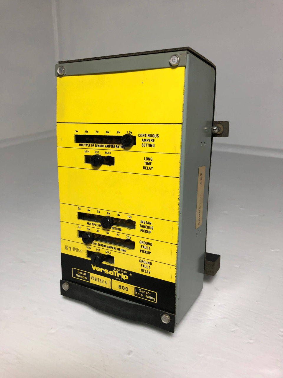 Image of GE General Electric 568B670G 800A Solid State VersaTrip Trip Breaker 800 Amp LIG