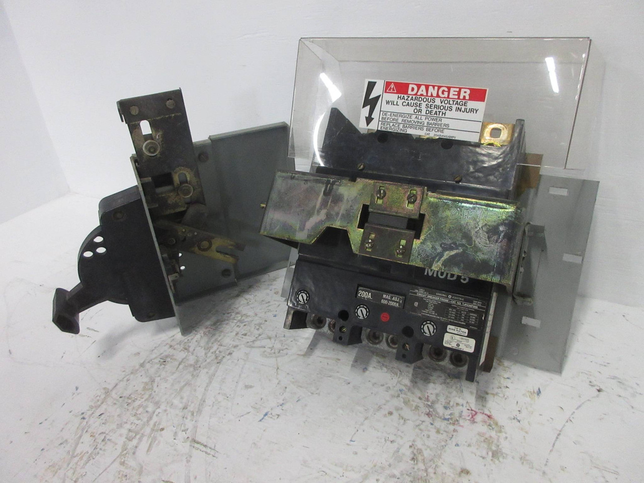 GE 8000 Series 200 Amp Main Breaker Type MCC Feeder Bucket 200A General Electric (TK4285-3)