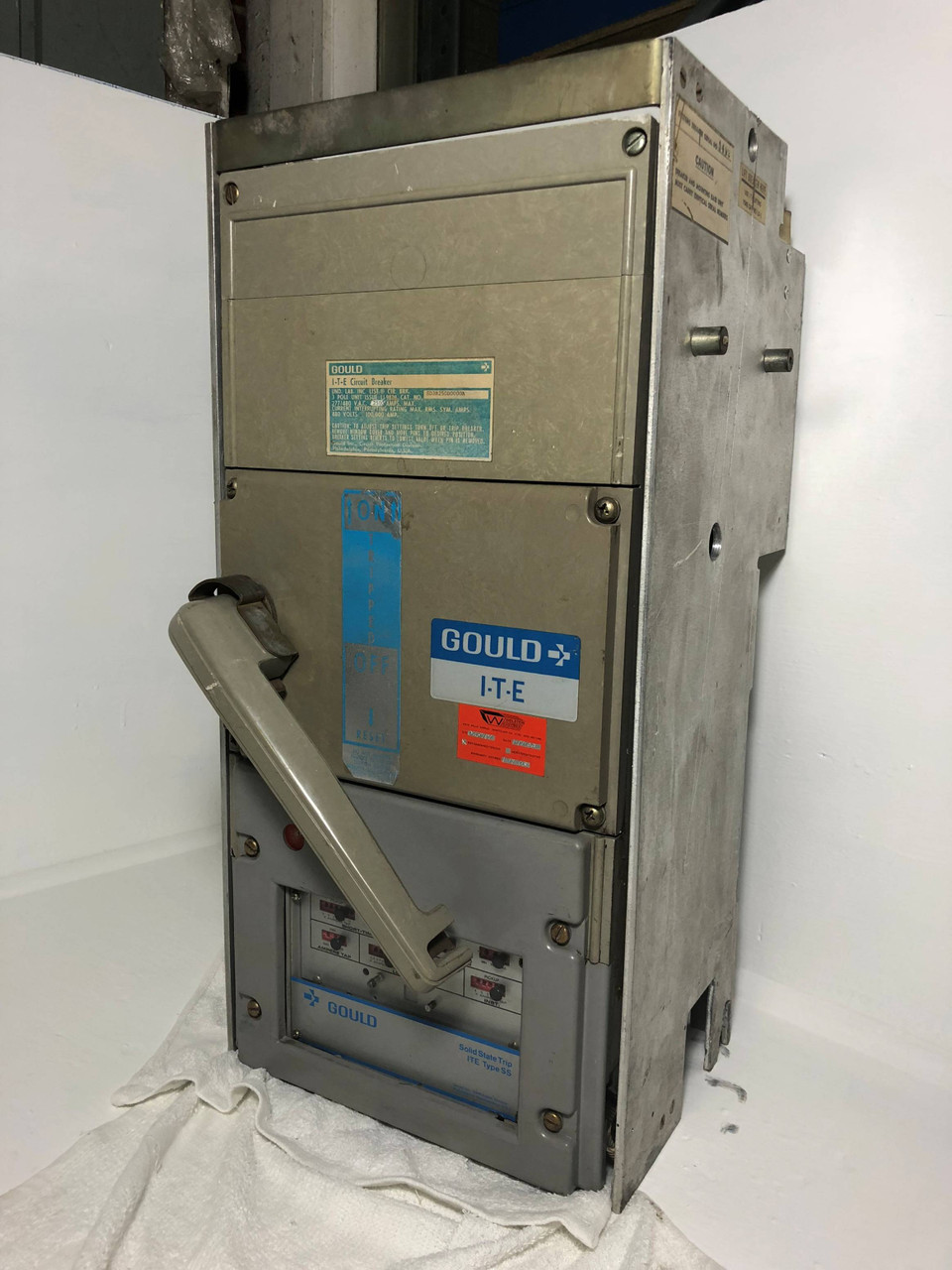 Gould I-T-E SD3B250D0000A 2500A Circuit Breaker w/ Cradle 480V 3P 2500 Amp LSIG (EM3072-1)