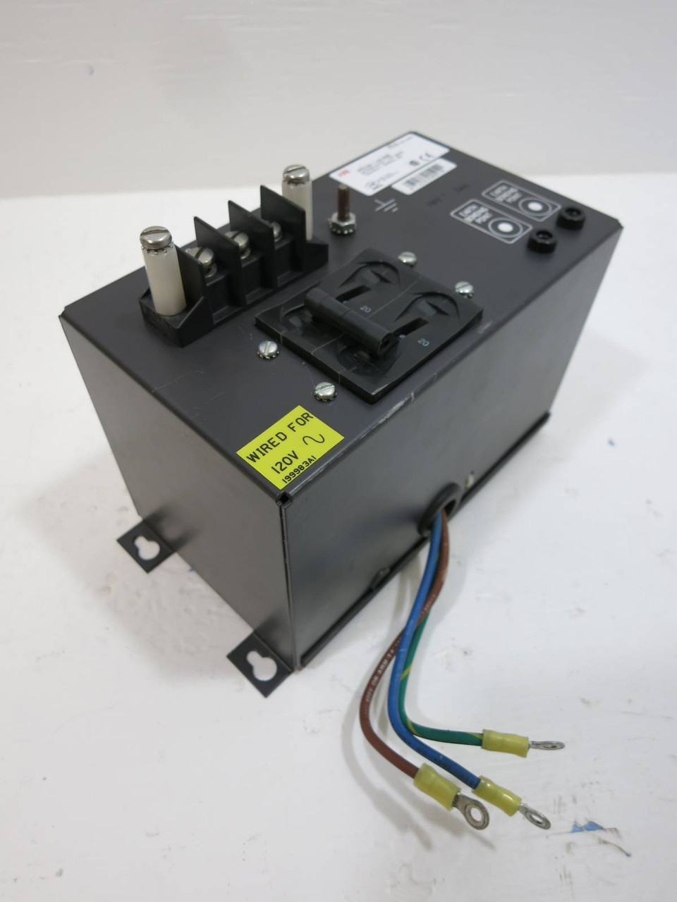 ABB IPECB11 Power Entry Circuit Breaker infi 90 120/240 VAC 20A IPEC B11 Bailey (NP2129-4)