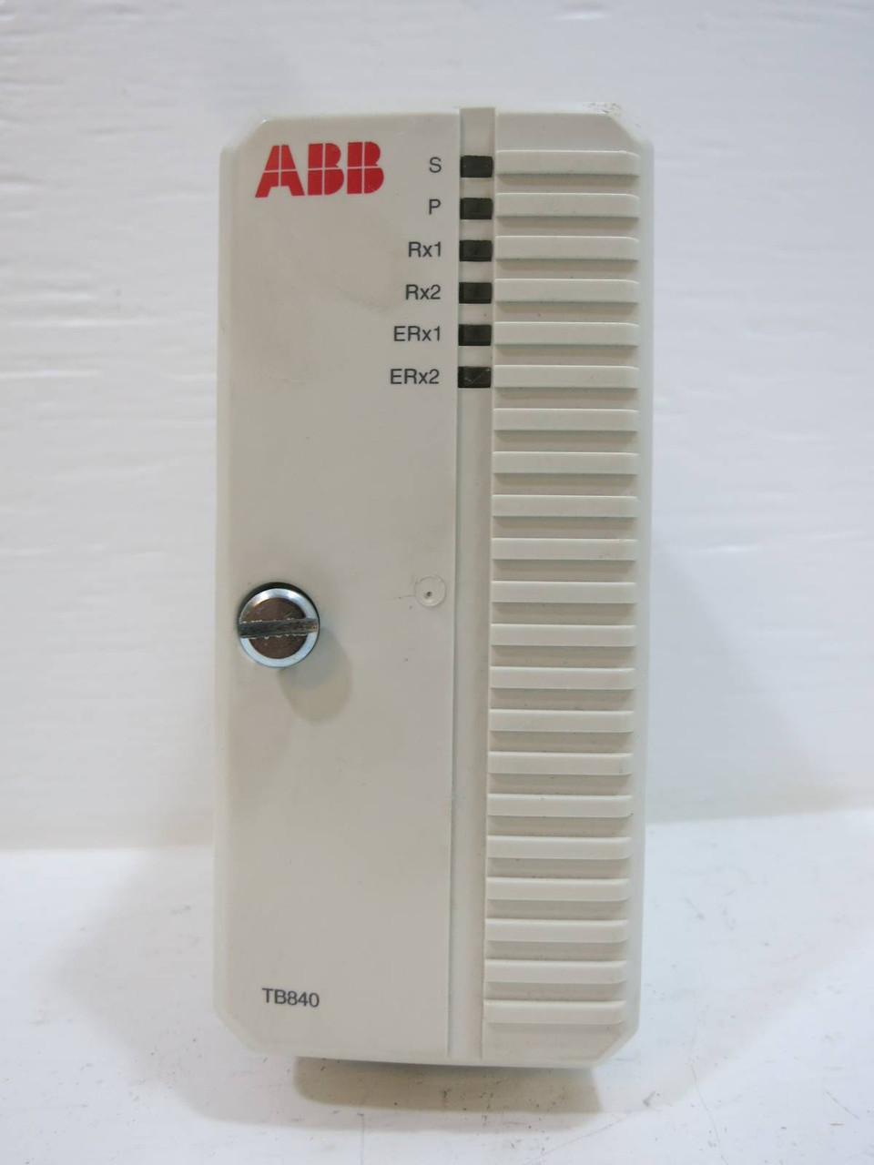 ABB TB840 3BSE021456R1 PR:W PLC Module TB 840 S800 Modulebus Cluster Modem (NP2135-8)