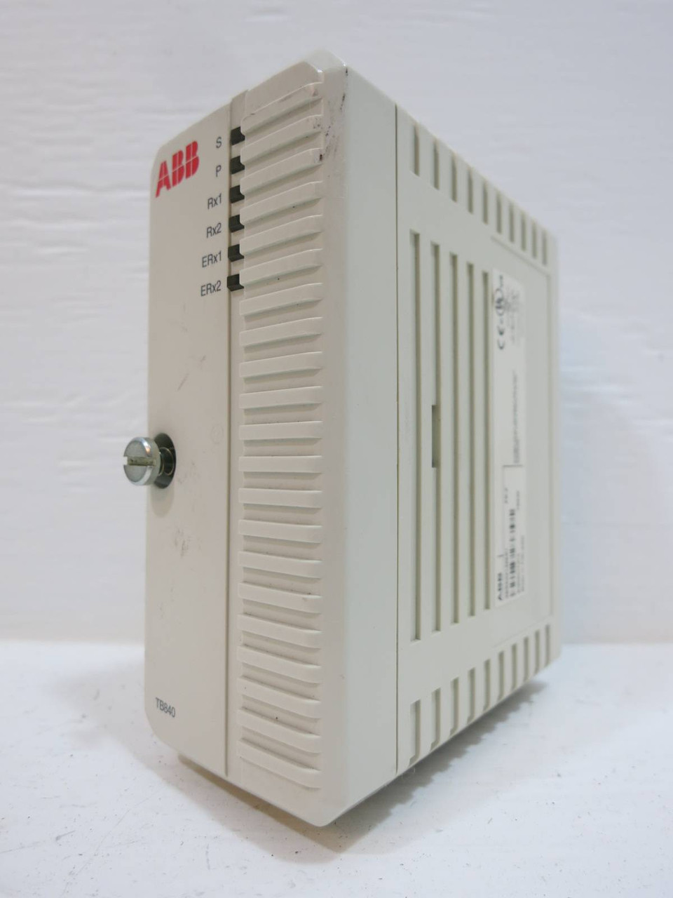 ABB TB840 3BSE021456R1 PR:P PLC Module TB 840 S800 Modulebus Cluster Modem (NP2132-11)
