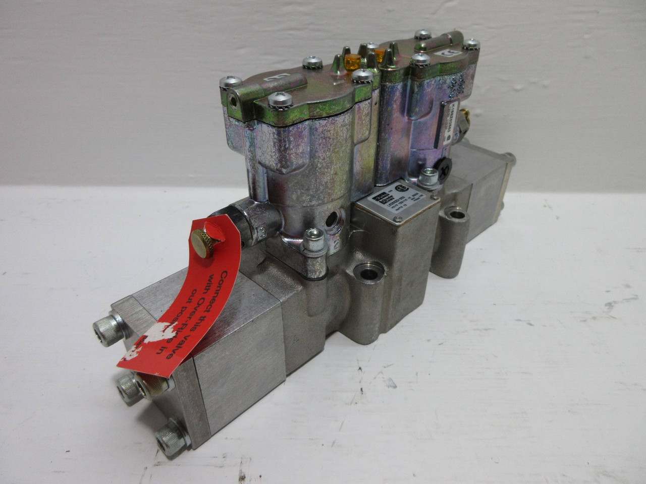 NEW Parker L5255Z21553 Solenoid Valve 110/120V 140 psi New No Box NNB (TK4315-2)