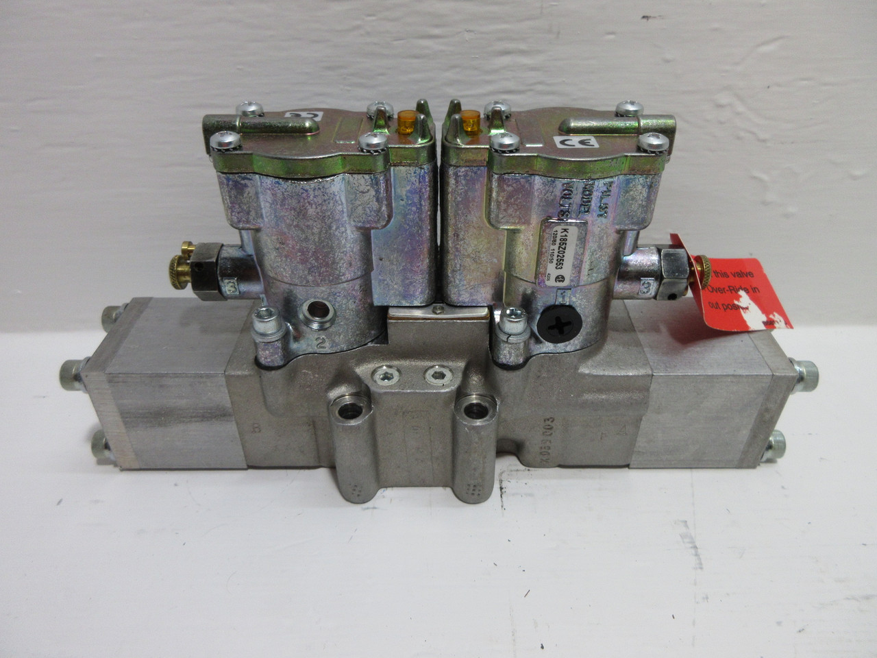 New Parker L5255Z21553 Solenoid Valve 110/120V 140 psi New No Box (TK4315-2)