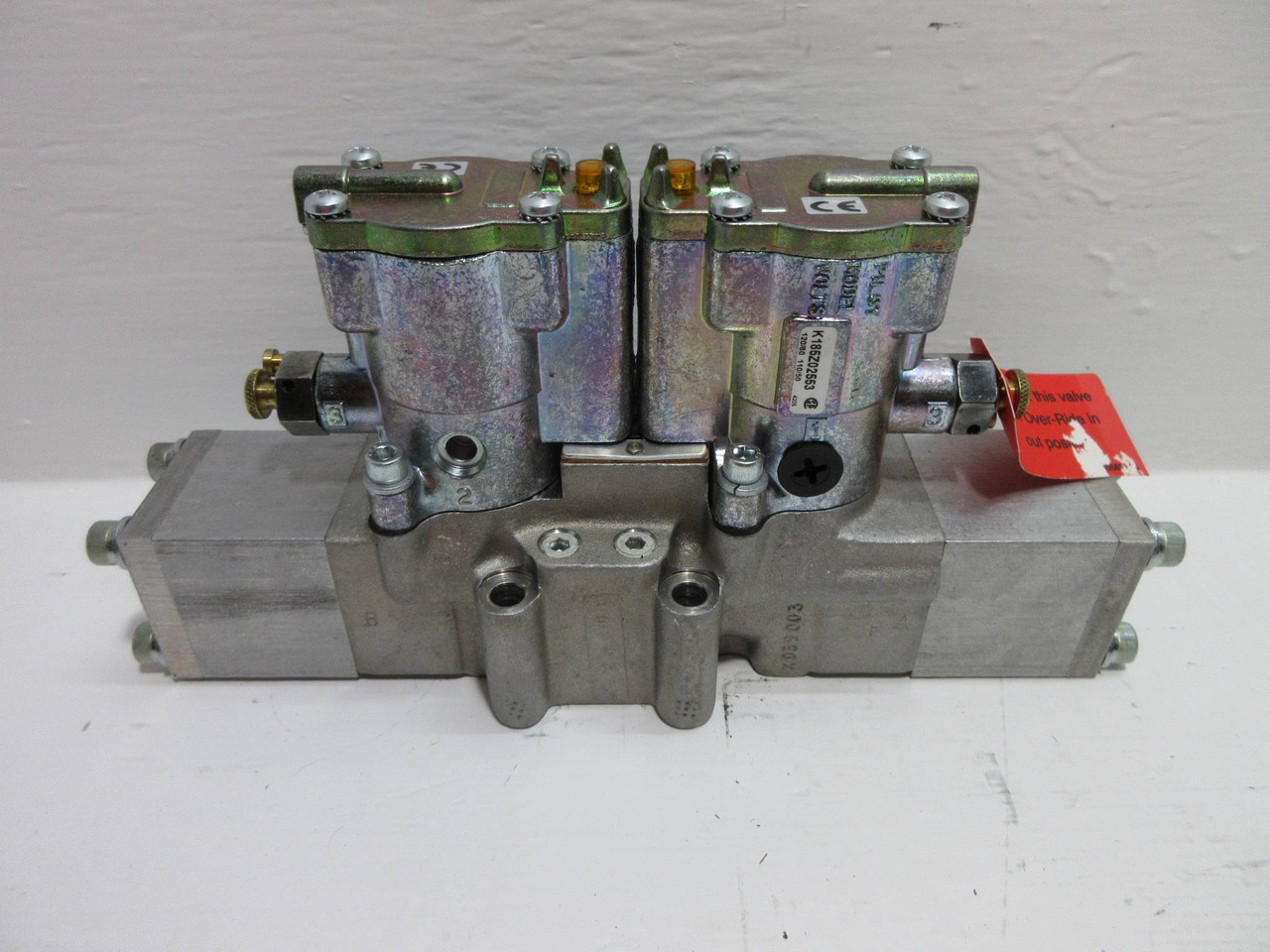 NEW Parker L5255Z21553 Solenoid Valve 110/120V 140 psi New No Box NNB (TK4315-2)