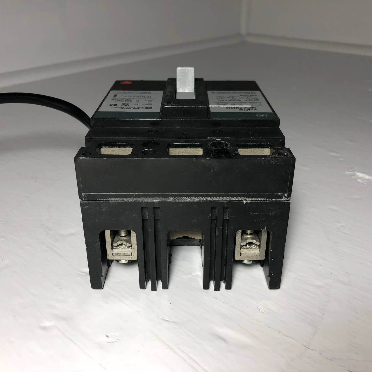 NEW GE THED124020WL 20A Circuit Breaker w Bell Alarm 20 Amp General Electric NIB (EM3098-2)