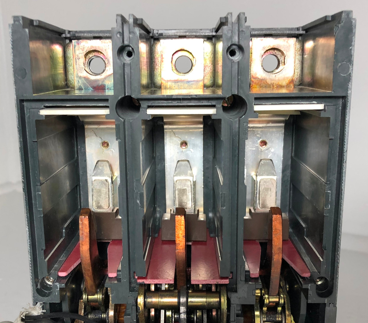 AEG MCL408N 400A Circuit Breaker w/ 400 Amp Trip MCLbs408N 690V 3 Pole MCL 408N (EM3109-1)