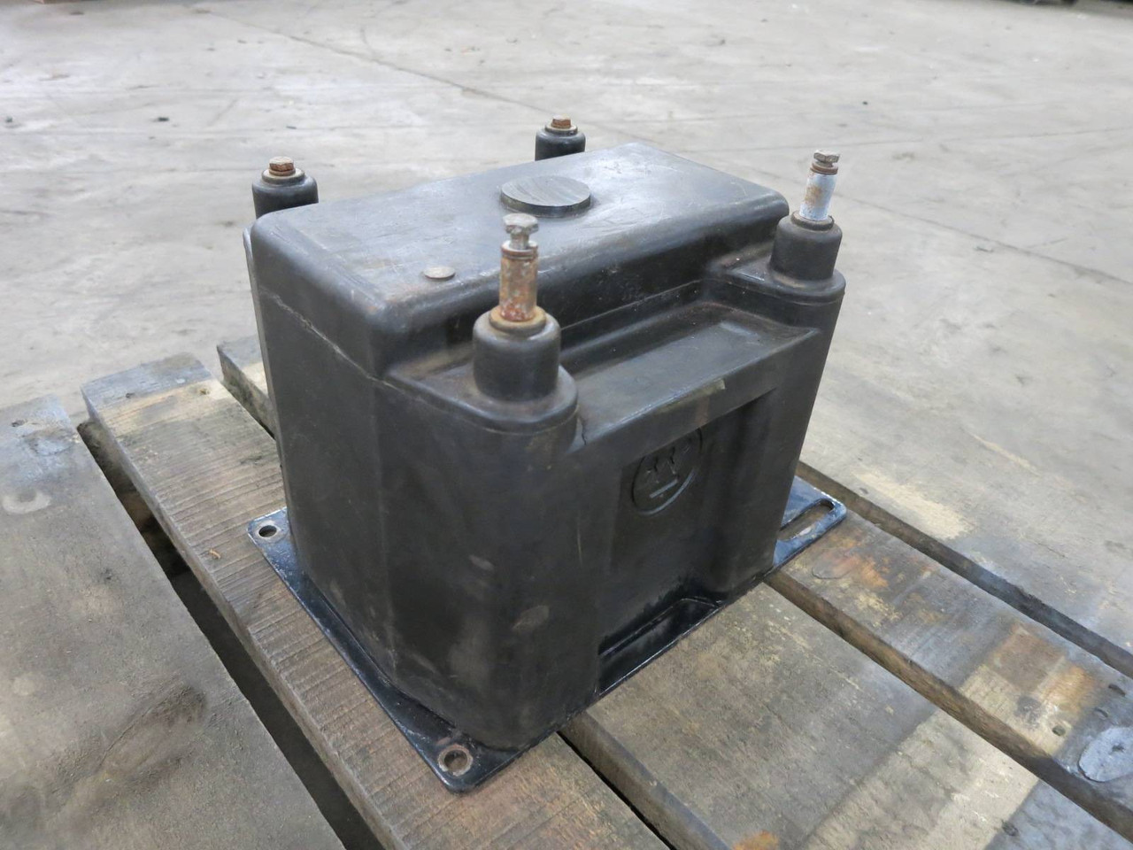 Westinghouse 600A312G08 PTM-110 Potential Transformer 14400/14400Y V 120:1 CT (DW1131-1)