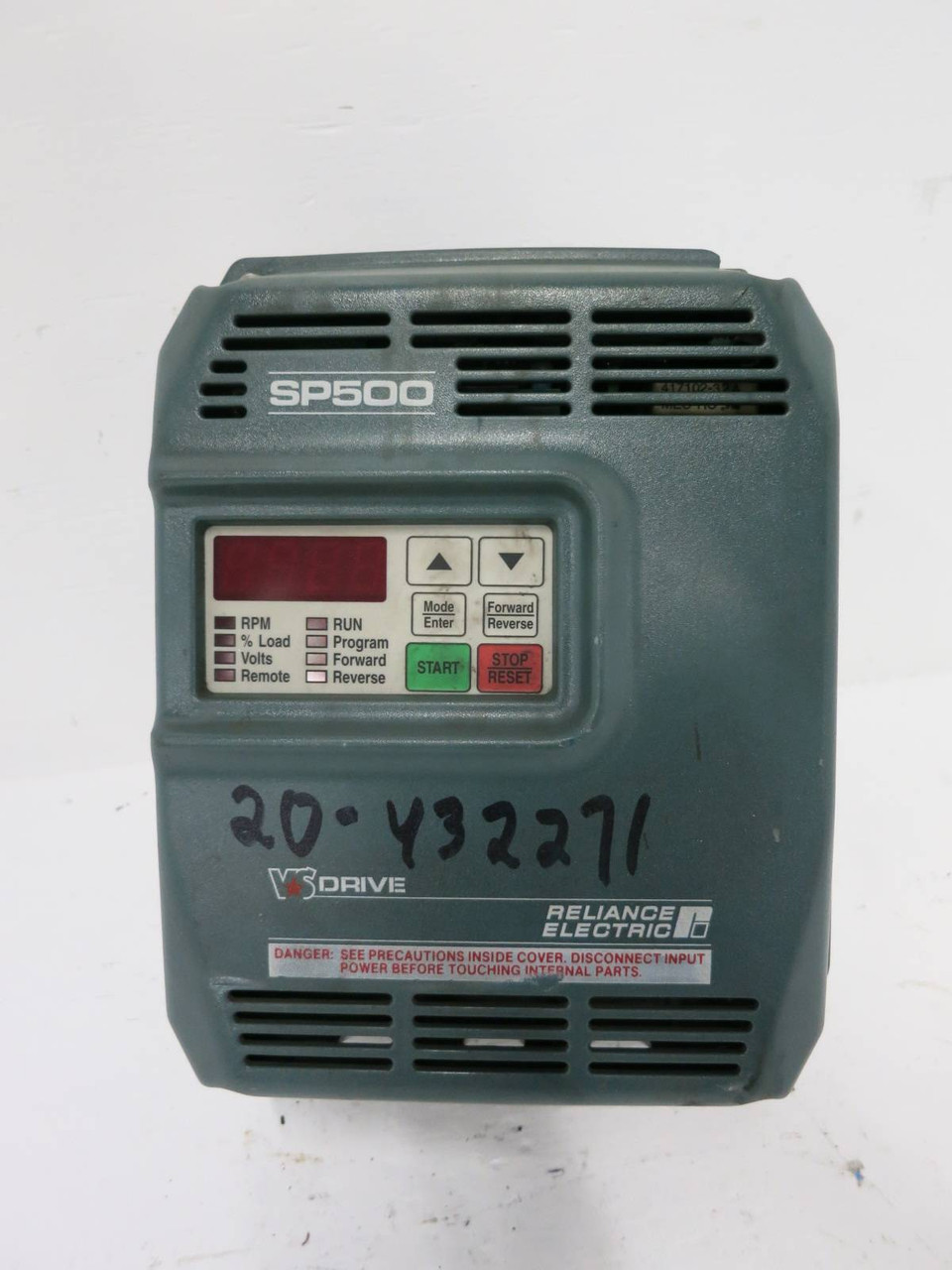 Reliance Electric 1SU51003 3HP SP500 AC VS Drive 3 HP 575V 3PH 5.2A 5.2 Amp FLAW (DW1148-3)