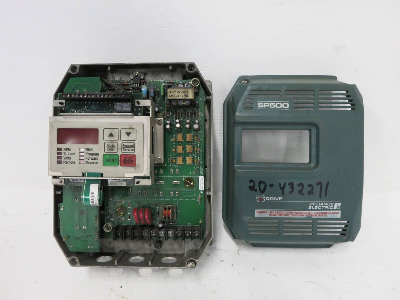 Reliance Electric 1SU51003 3HP SP500 AC VS Drive 3 HP 575V 3PH 5.2A 5.2 Amp FLAW (DW1148-3)