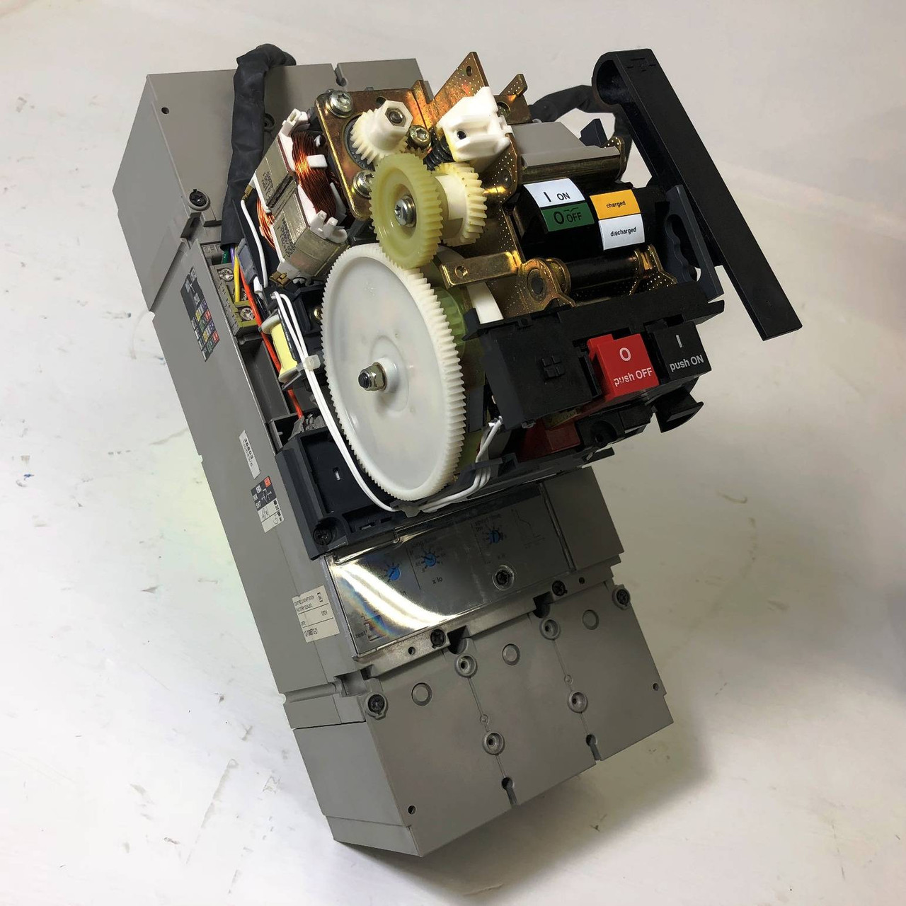 Merlin Gerin NSJ600H 600A Circuit Breaker w/ Operating Mechanism & Shunt 600 Amp (EM3216-3)