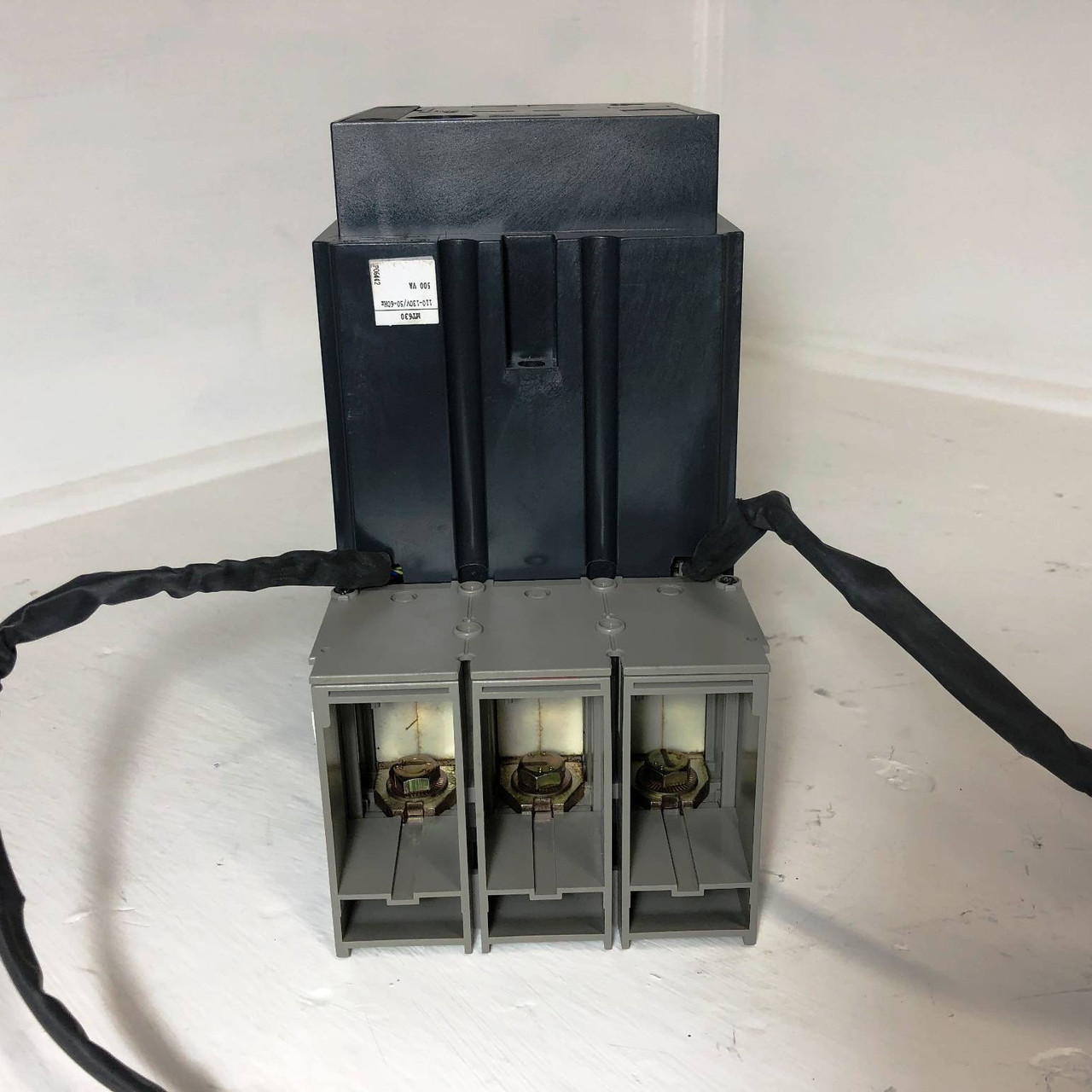 Merlin Gerin NSJ600H 600A Circuit Breaker w/ Operating Mechanism & Shunt 600 Amp (EM3216-3)