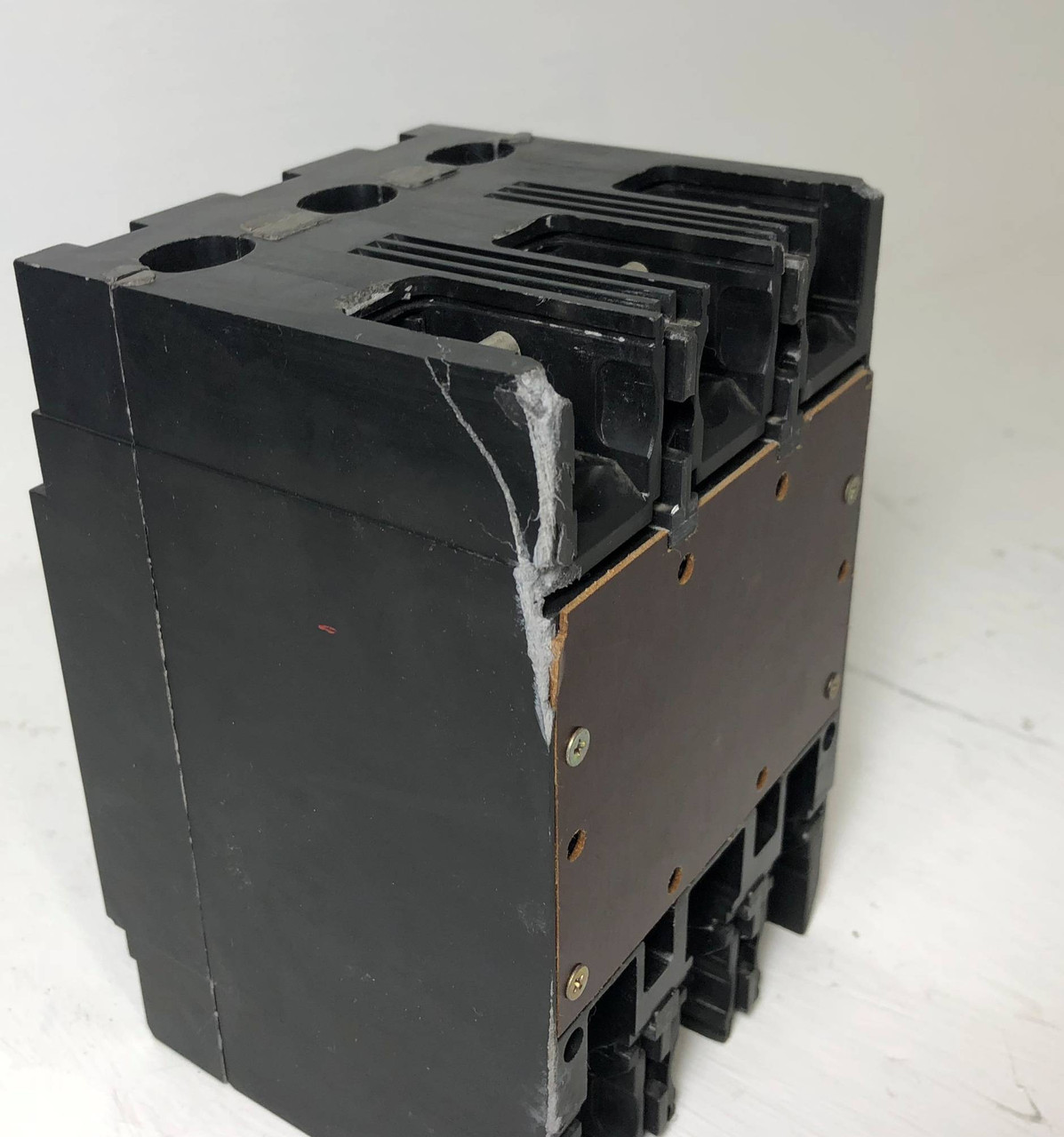 GE TEML36003 3A Mag-Break Circuit Breaker 480/600V 3 Amp General Electric flaw (EM3233-1)