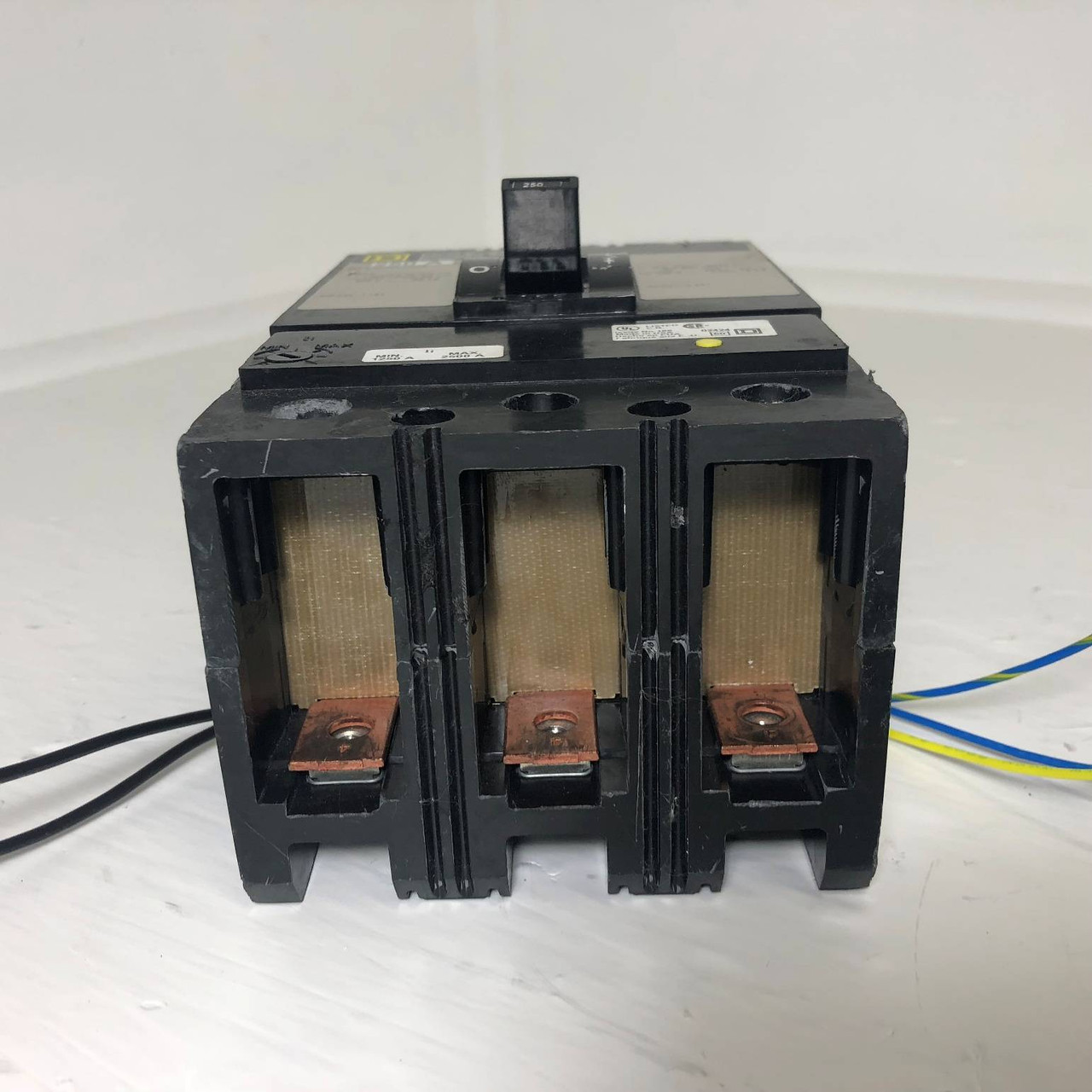 Square D KCF342501386 250A Breaker KCF34250 w/ Shunt & Aux 480 VAC 3P 250 Amp (EM3255-5)