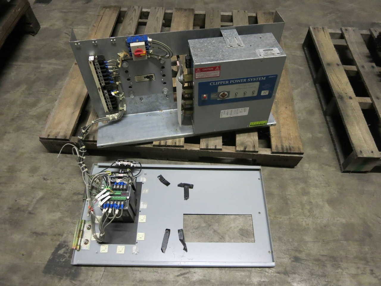 Cutler Hammer CPSHX480YSLTCA Clipper Transient Voltage Surge Suppressor 480Y/277 (PM2907-1)