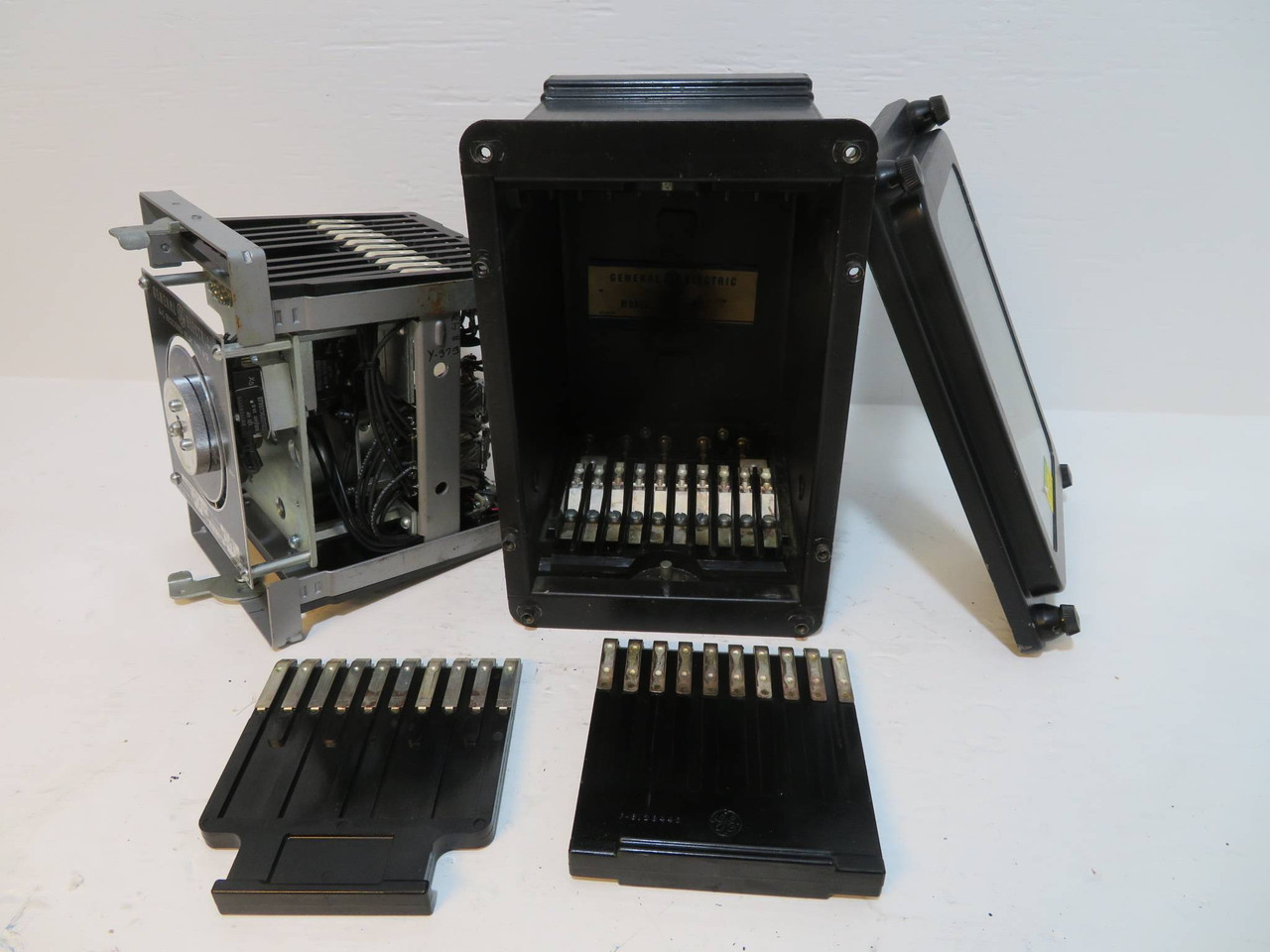 General Electric 12ACR11B5A A-C Reclosing Relay Type ACR GE 120V 12ACR-11B5A (NP2211-5)