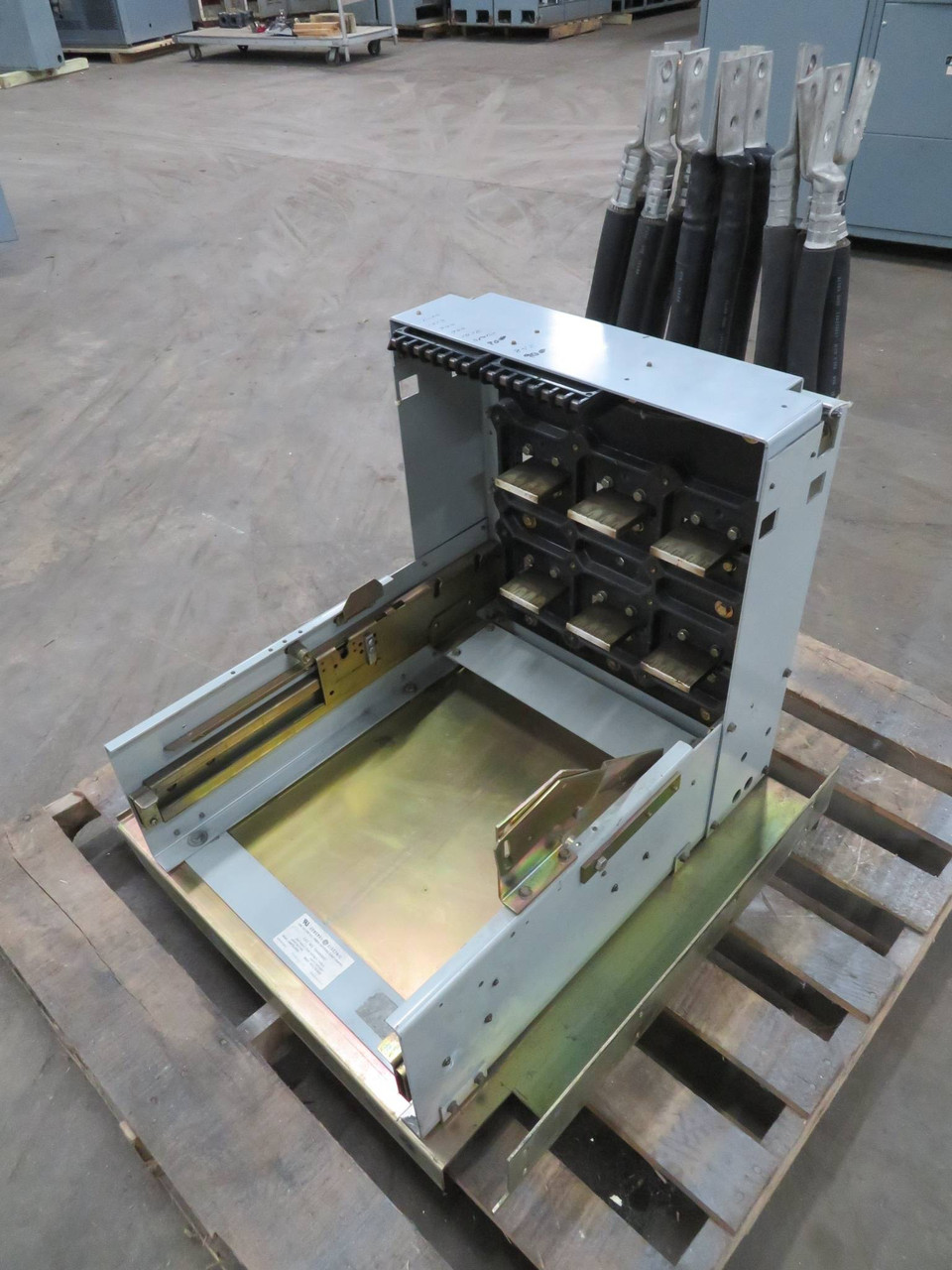 General Electric TAK6SRH1 Switching Device Adapter AKRT 2000 Cradle Chassis Rack (NP2234-1)