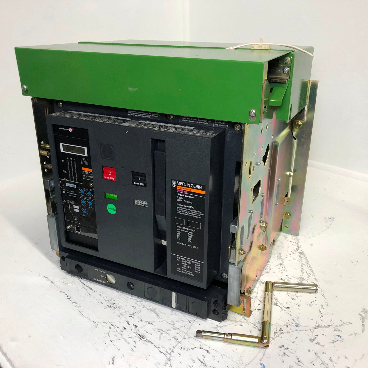 Image of Merlin Gerin MP08H1 800A MasterPact LSI Circuit Breaker in Cradle 600 Amp Plug