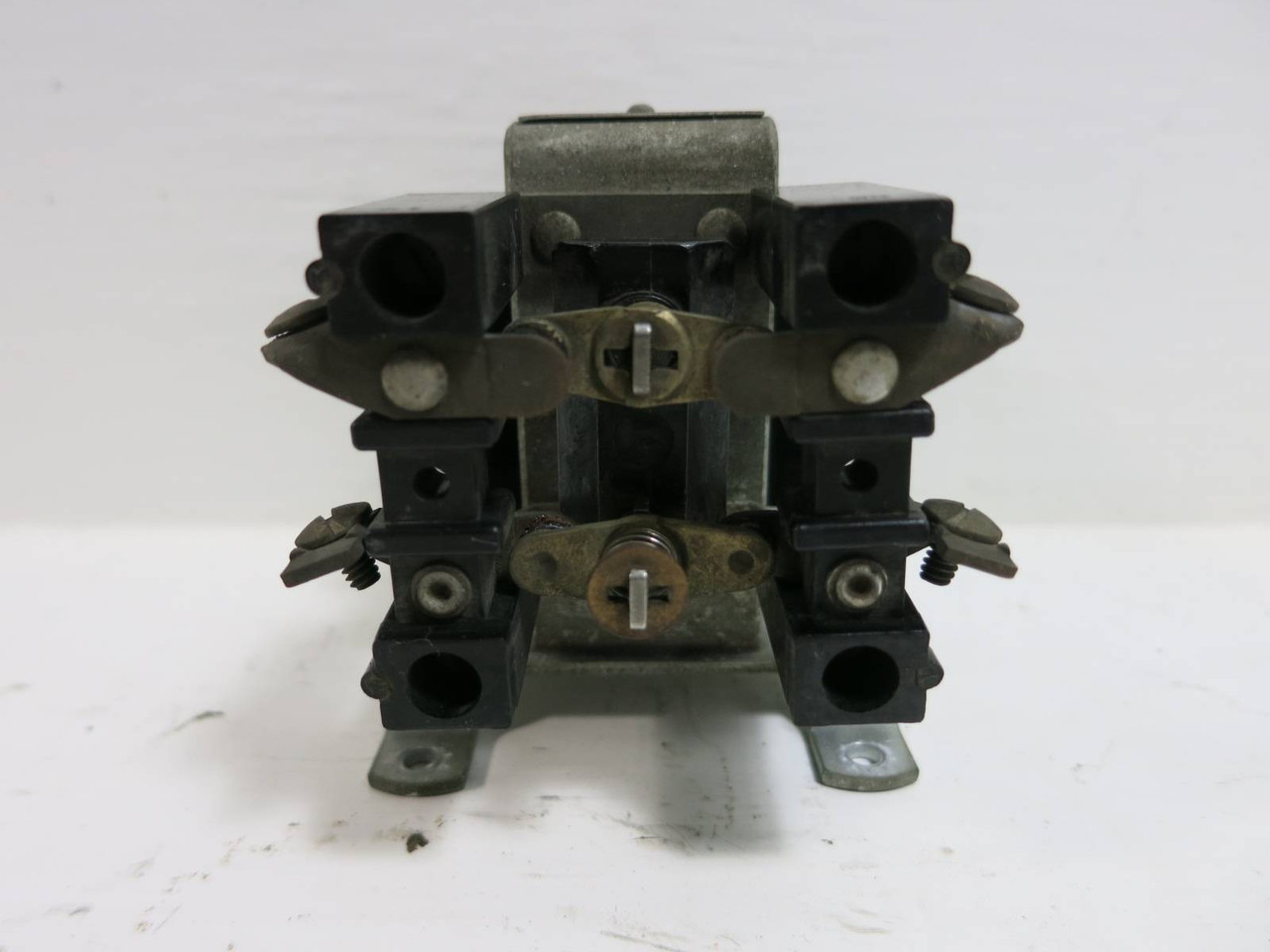 Allen Bradley E-110 Bulletin 200 D.C. Relay 5A 125V DC Relay (TK4693-19)