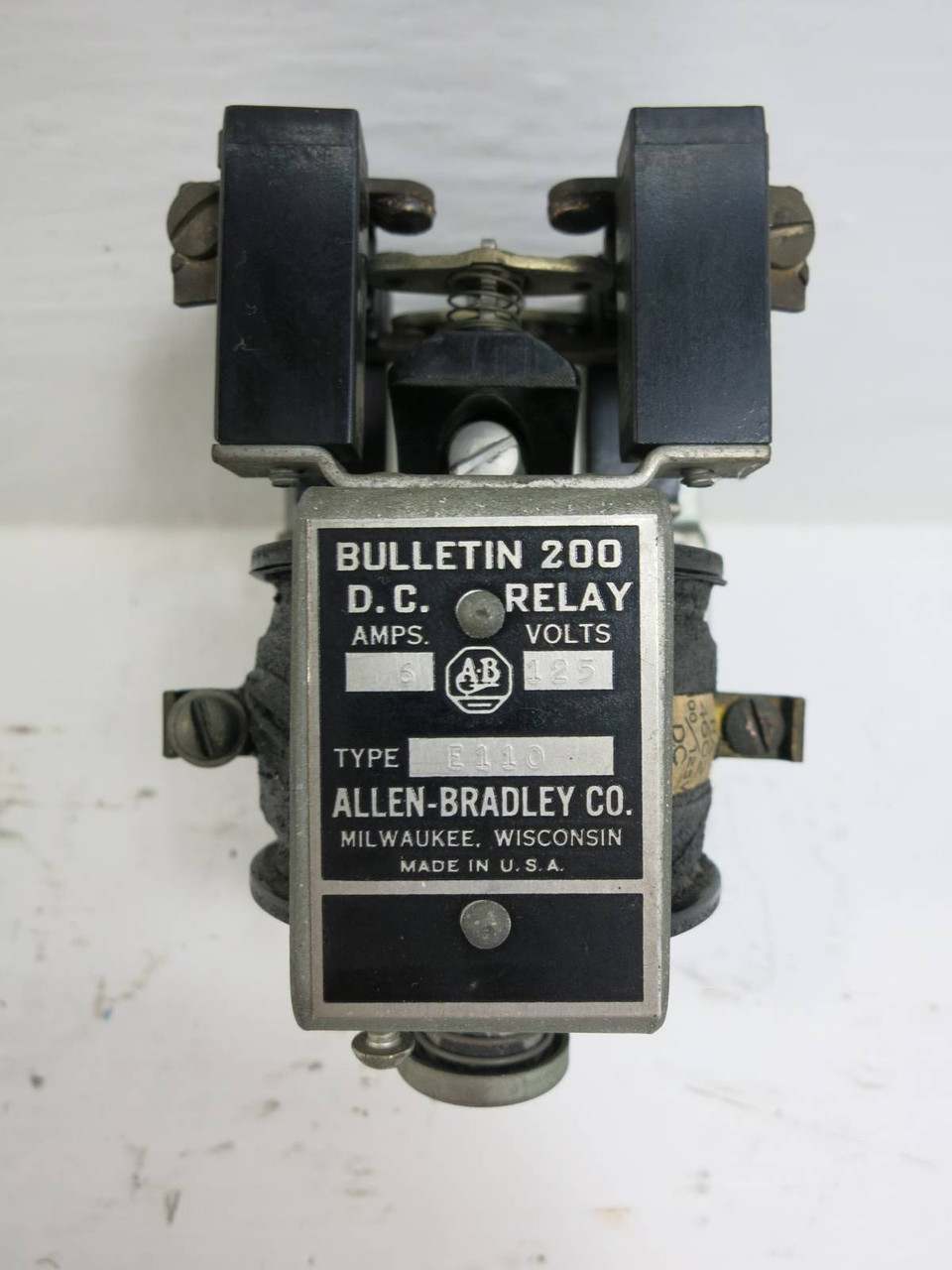 Allen Bradley E-110 Bulletin 200 D.C. Relay 5A 125V DC Relay (TK4693-19)