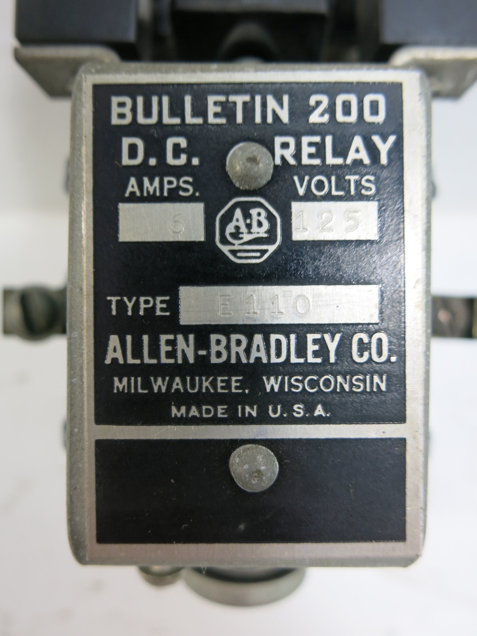 Allen Bradley E-110 Bulletin 200 D.C. Relay 5A 125V DC Relay (TK4693-23)