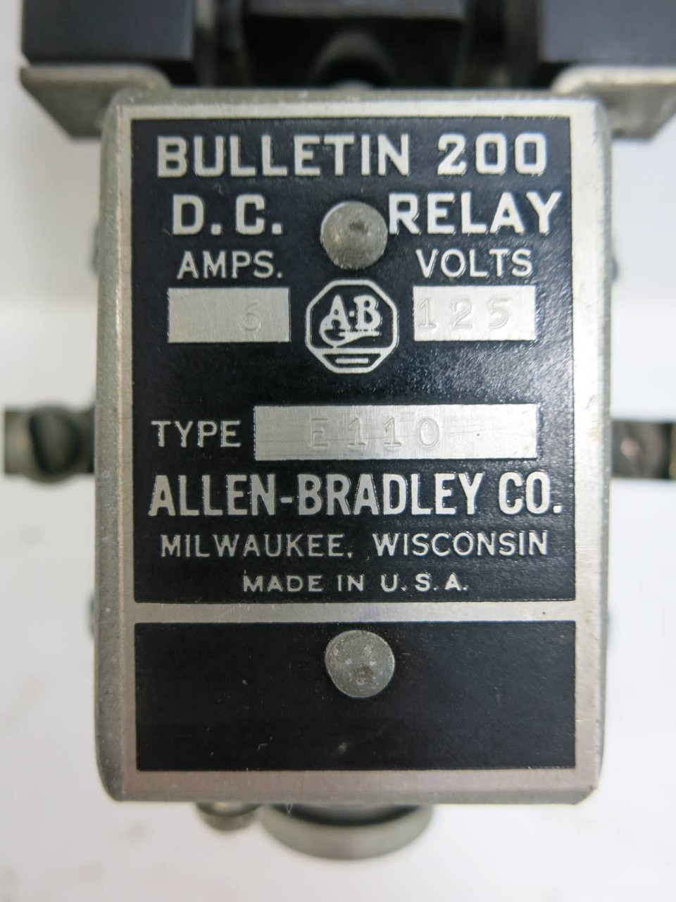 Allen Bradley E-110 Bulletin 200 D.C. Relay 5A 125V DC Relay (TK4693-19)