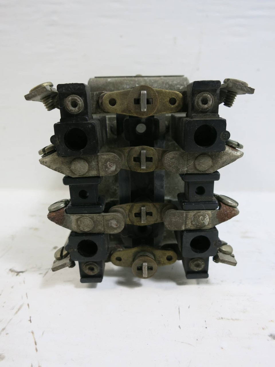 Allen Bradley E-220 Bulletin 200 D.C. Relay 5A 125V DC Relay (TK4691-1)