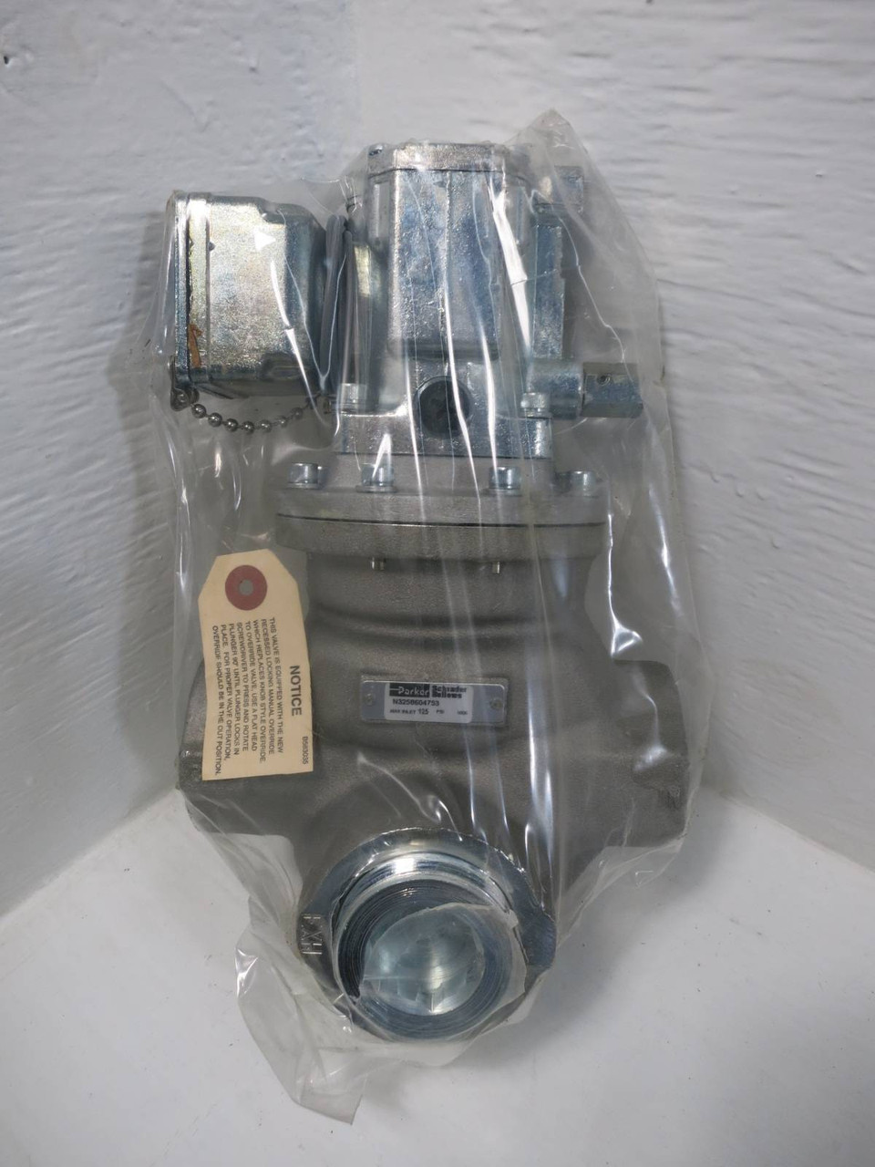 NEW Parker N3258604753 Inline Valve 125 psi Schrader Bellows New In Box NIB (TK4714-1)