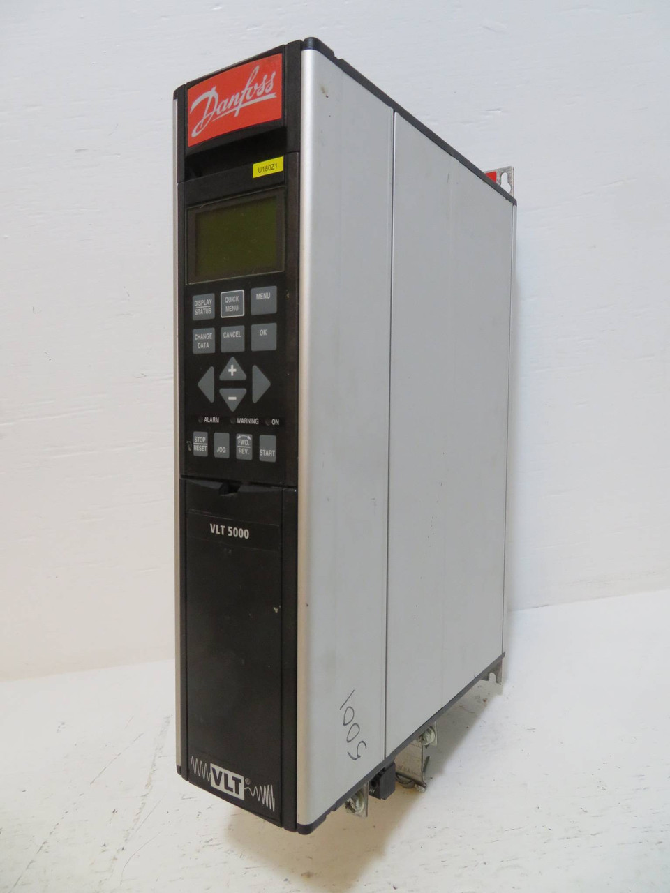 Danfoss 1 HP VLT5001PT5B20STR3DLF00A00C0 VLT 5000 Variable Speed Drive .75 kW VS (NP2264-1)