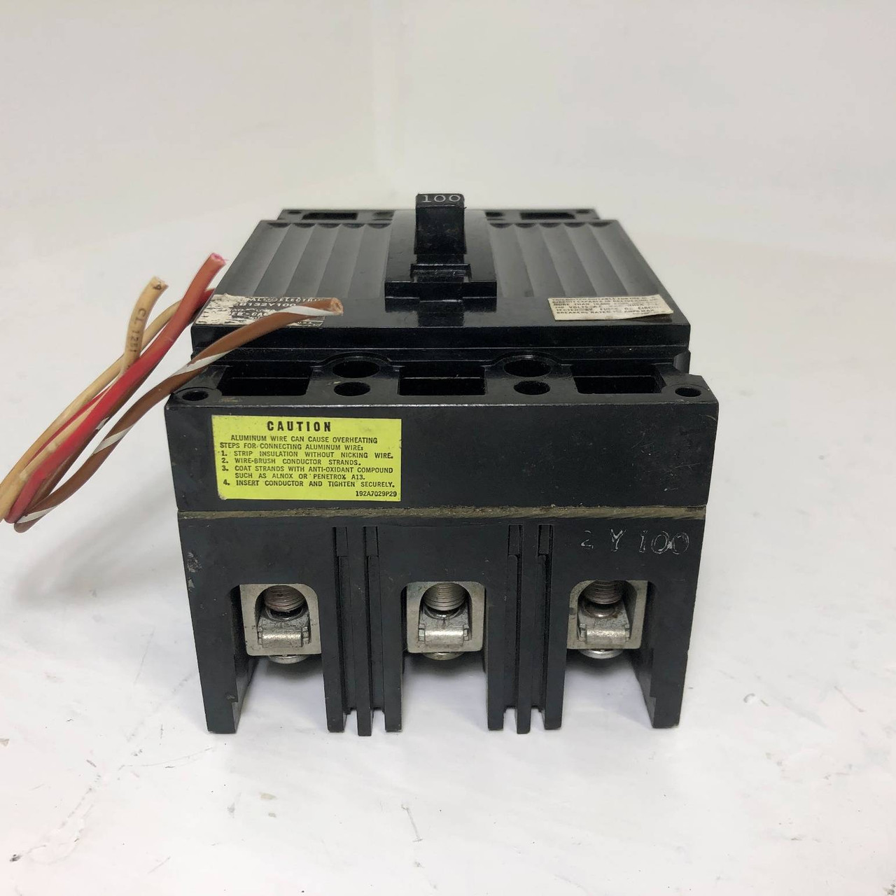 GE TEB132Y100 100A Molded Case Switch w/ Aux 240 VAC 3 Pole 100 Amp bad label (EM3432-1)