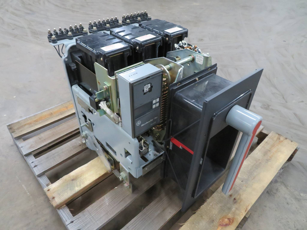 GE AKR-9D-50 1600 Amp Air Breaker MO DO LSI MVT Plus TT20LSI 1600A Rating Plug (NP2273-3)