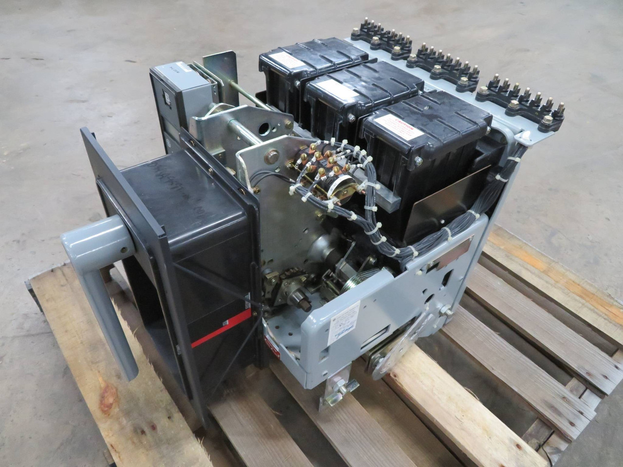 GE AKR-9D-50 1600 Amp Air Breaker MO DO LSI MVT Plus TT20LSI 1600A Rating Plug (NP2273-3)