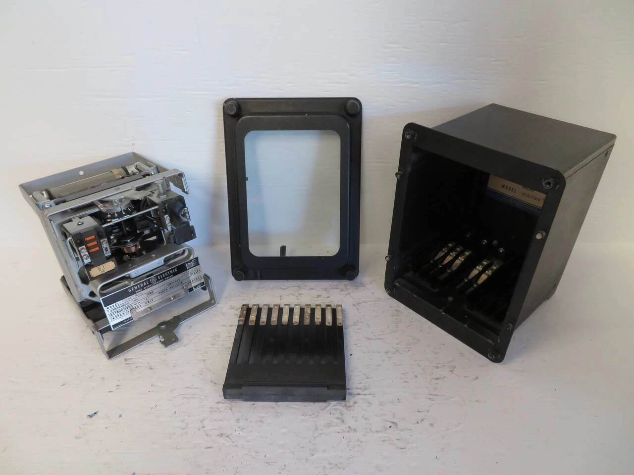 General Electric 12IAC77B2A Time Overcurrent Relay Extremely Inverse GE IAC 60 (NP2319-1)