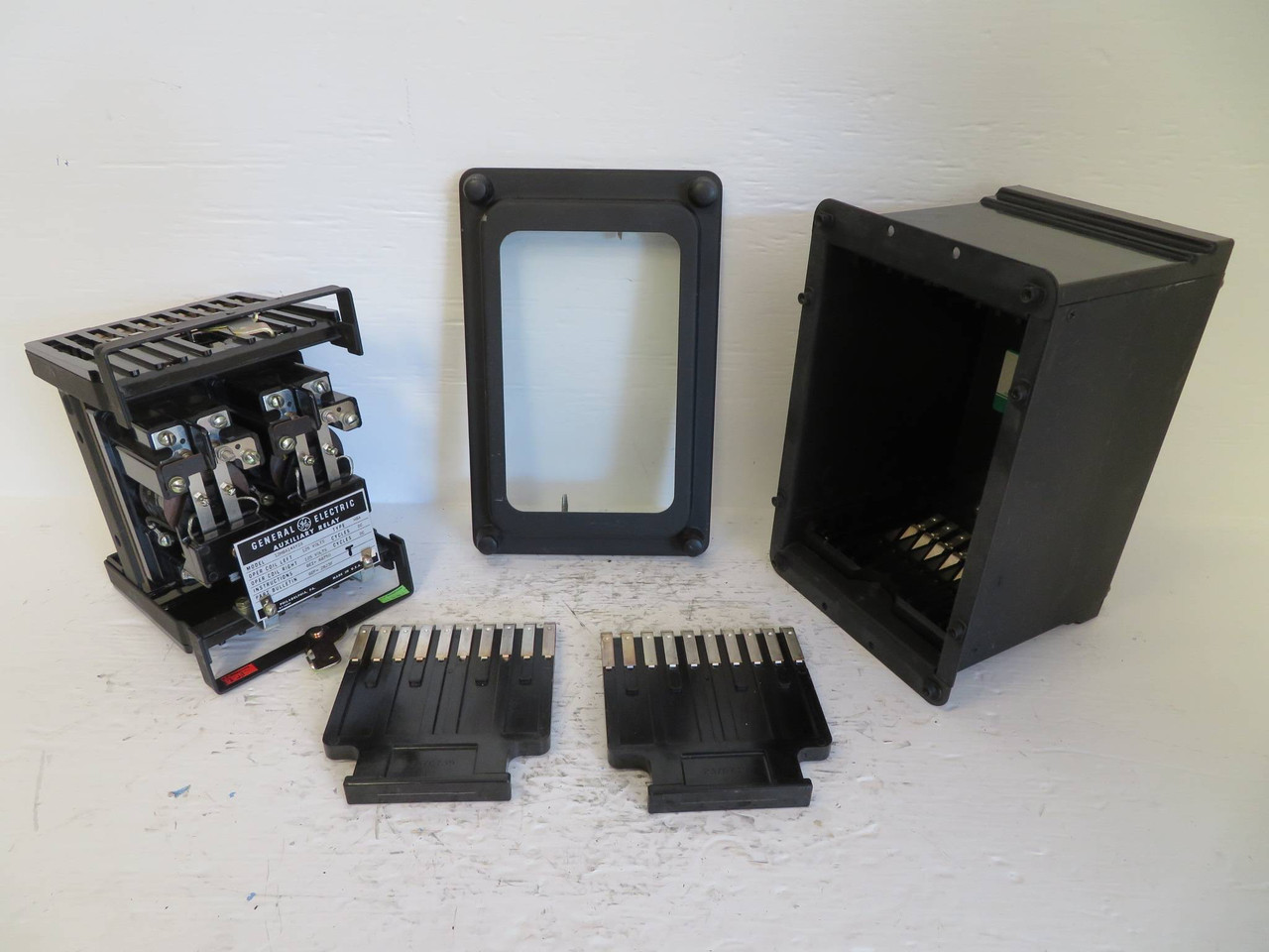 General Electric 12HGA14AY2A Auxiliary Relay Type HGA GE Volt DC GEF-2623F (NP2331-2)