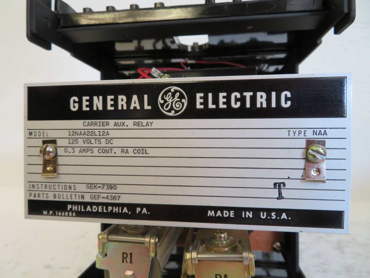 General Electric 12NAA22L12A Carrier Auxiliary Relay GE 125-V DC Type NAA (NP2330-1)