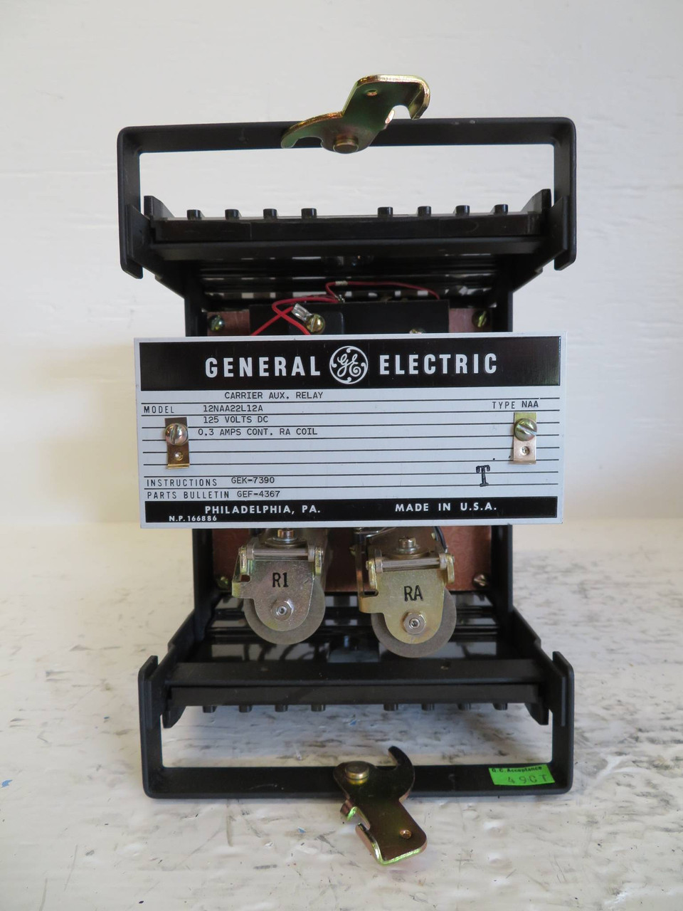 General Electric 12NAA22L12A Carrier Auxiliary Relay GE 125-V DC Type NAA (NP2330-1)