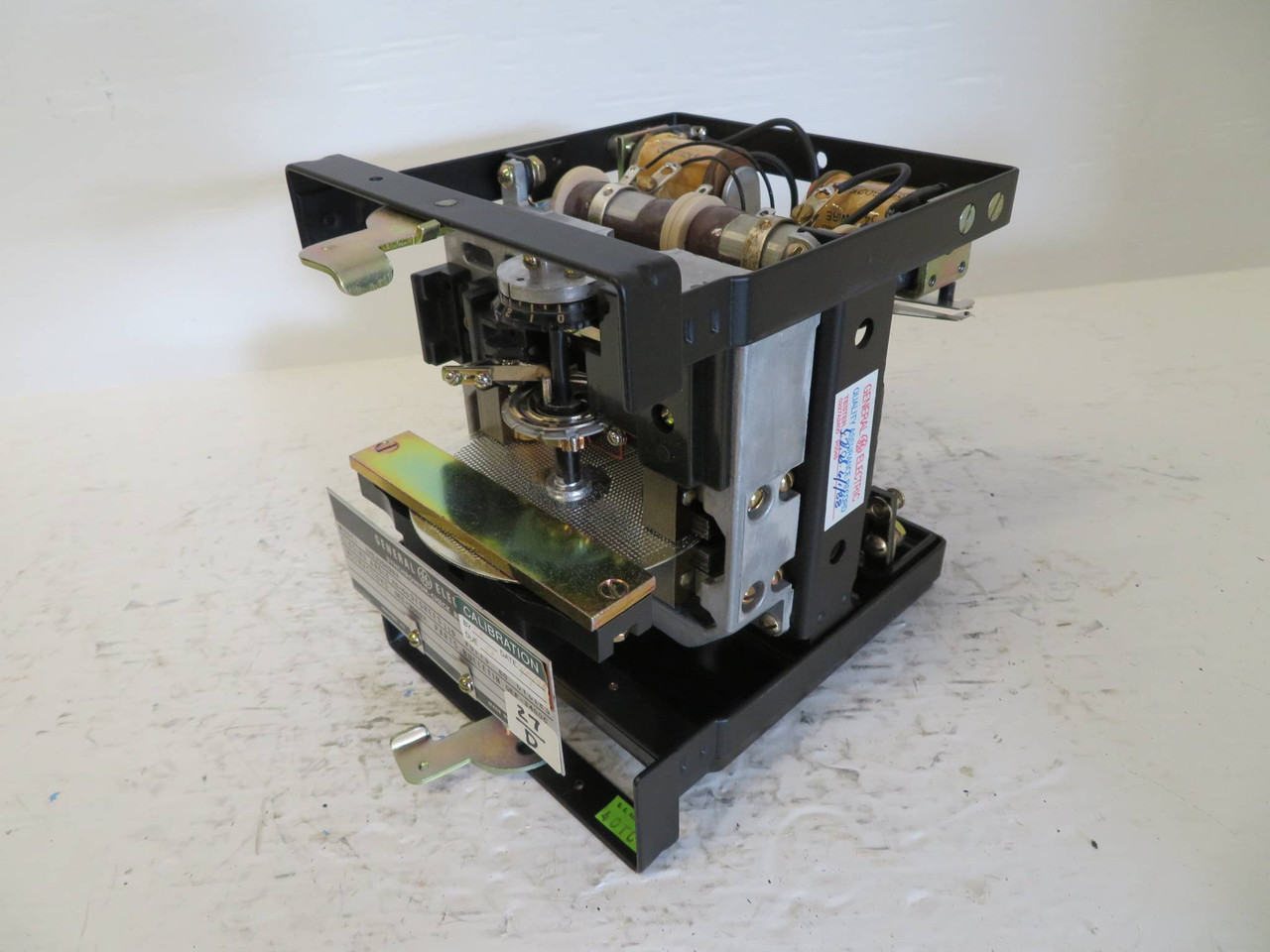 General Electric 12IJS52D3A Synchronism Check Relay IJS 52D3A GE 60Hz (NP2339-2)